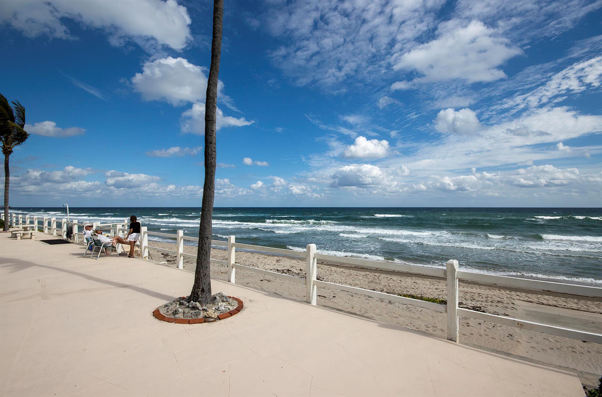 SEA CLUB OF HILLSBORO BEA - Residential