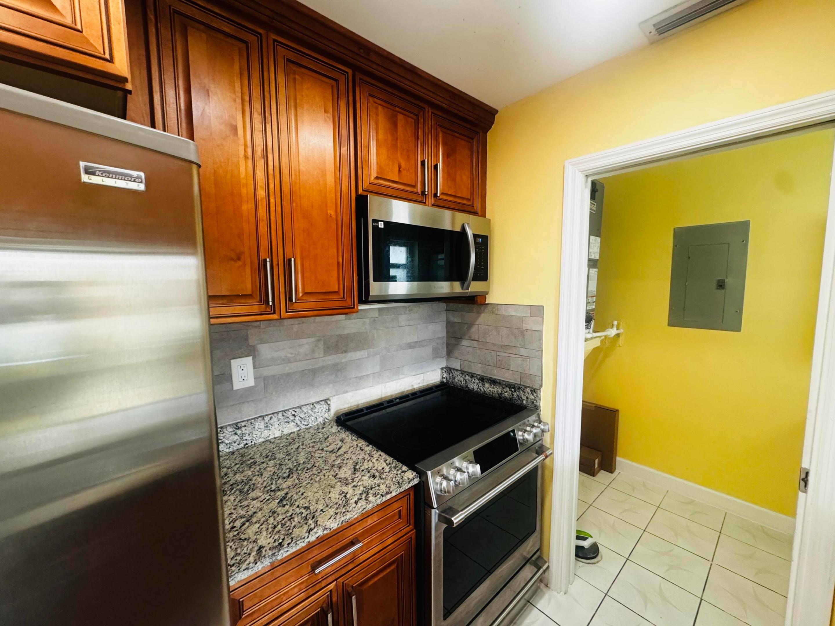 MAINLANDS OF TAMARAC LAKES - Residential