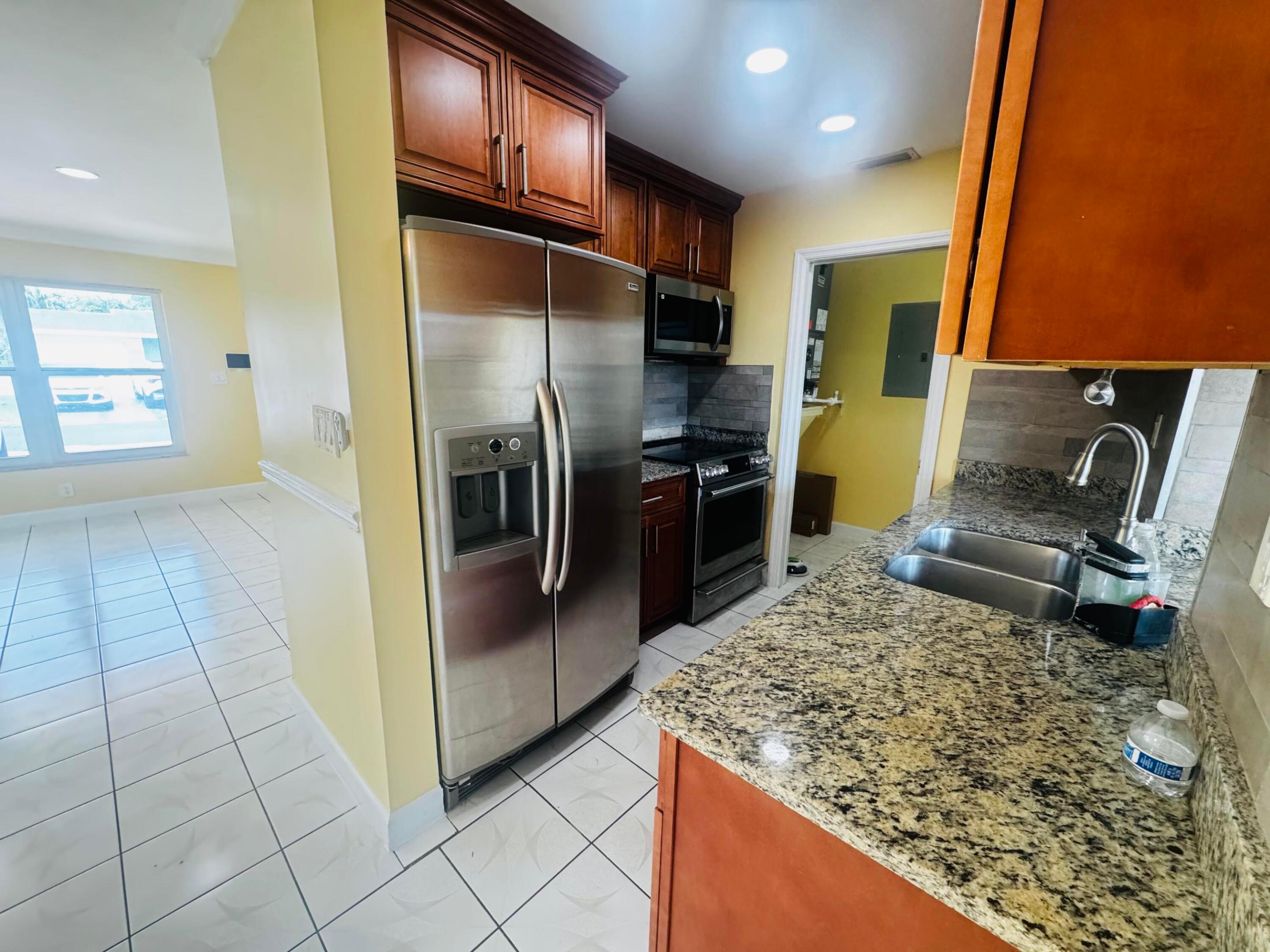 MAINLANDS OF TAMARAC LAKES - Residential