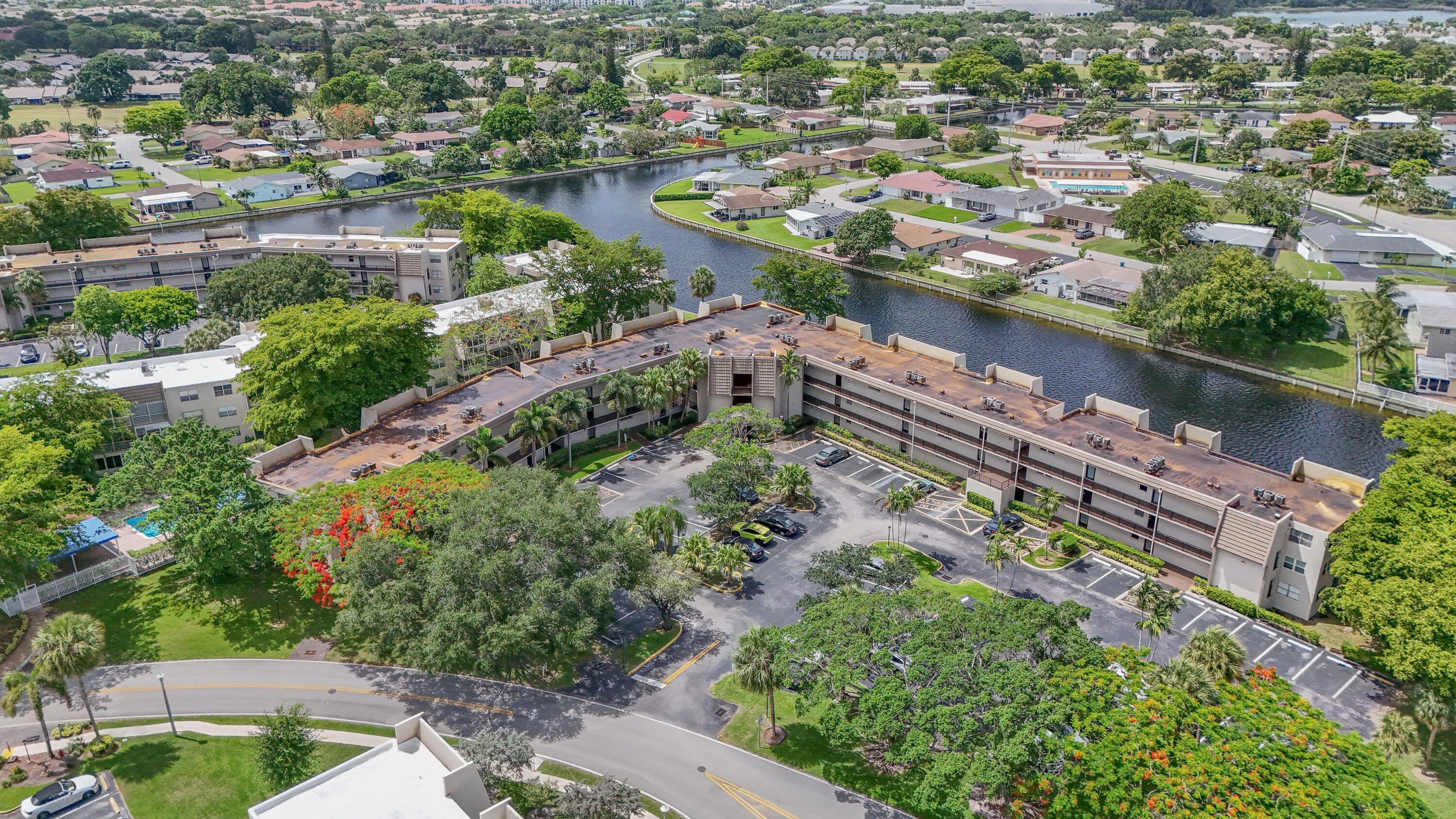 LIME BAY CONDOMINIUM 8 - Residential