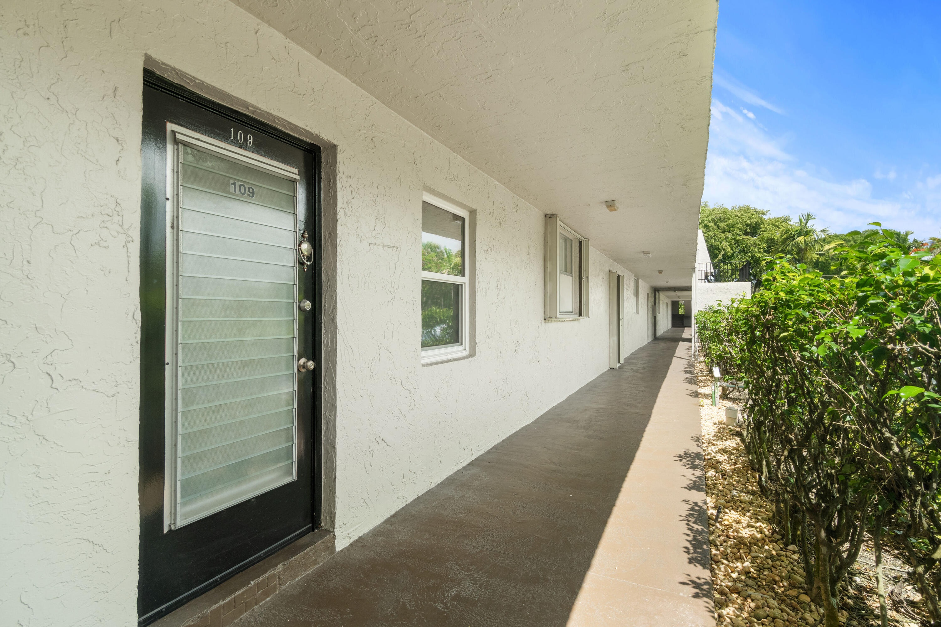 LIME BAY CONDOMINIUM 8 - Residential