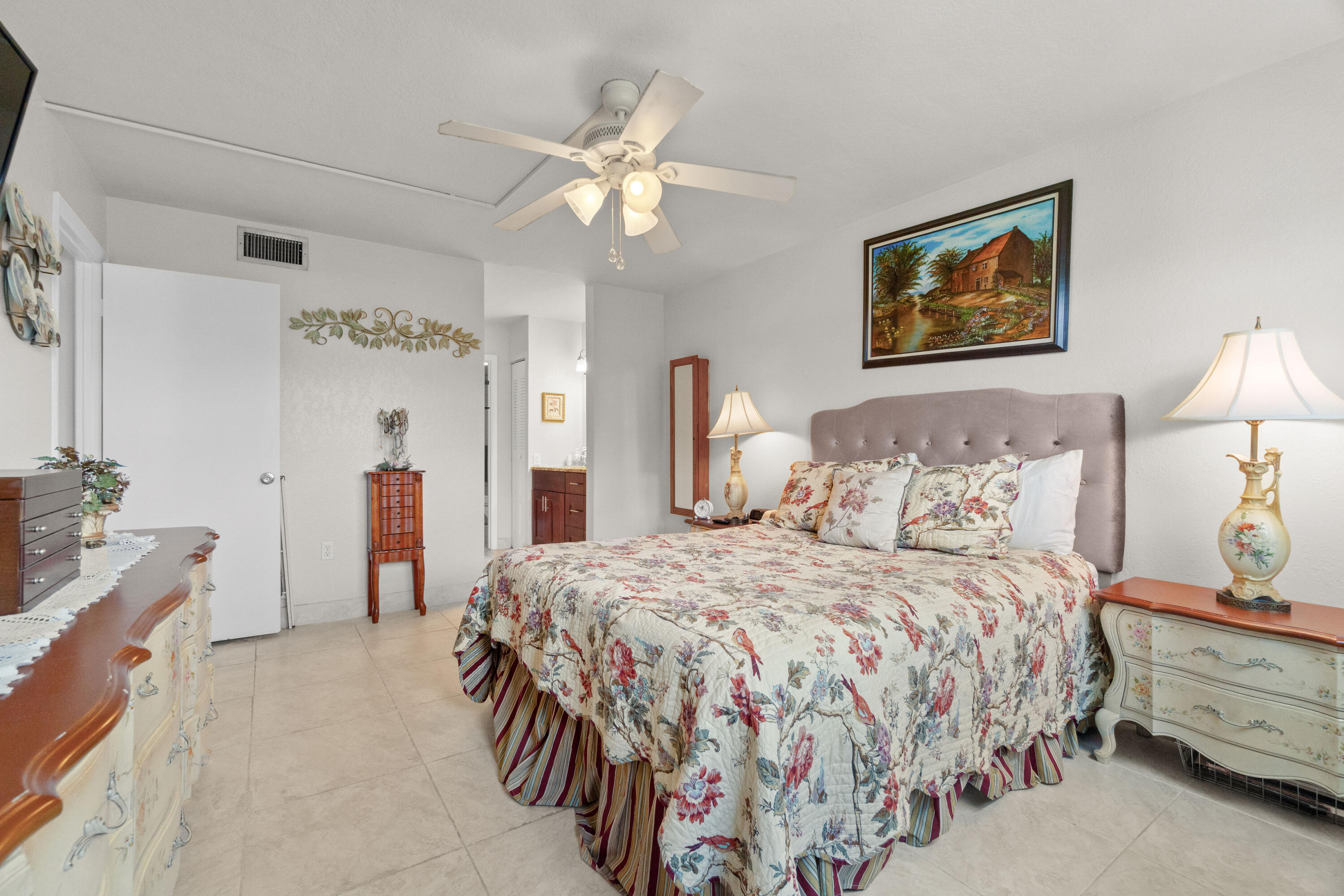 LIME BAY CONDOMINIUM 8 - Residential