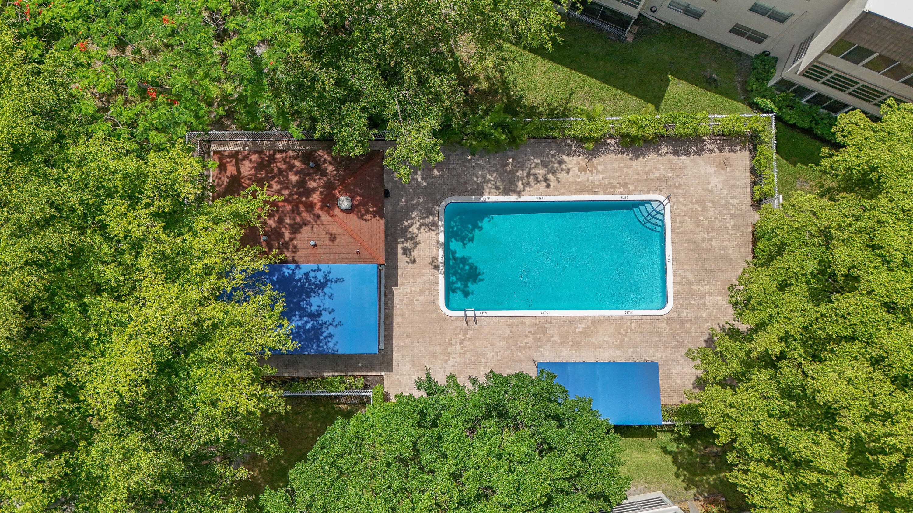 LIME BAY CONDOMINIUM 8 - Residential