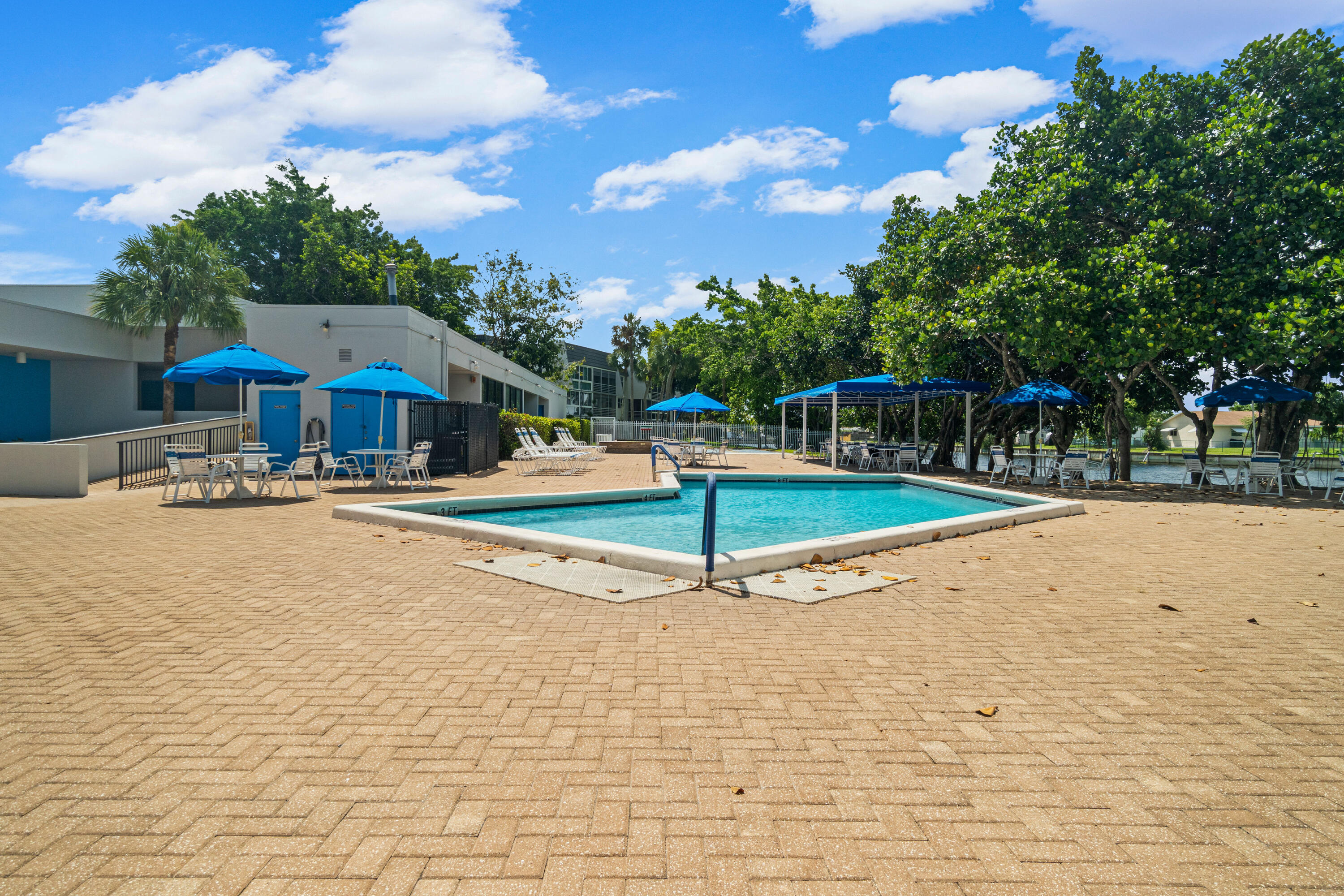 LIME BAY CONDOMINIUM 8 - Residential