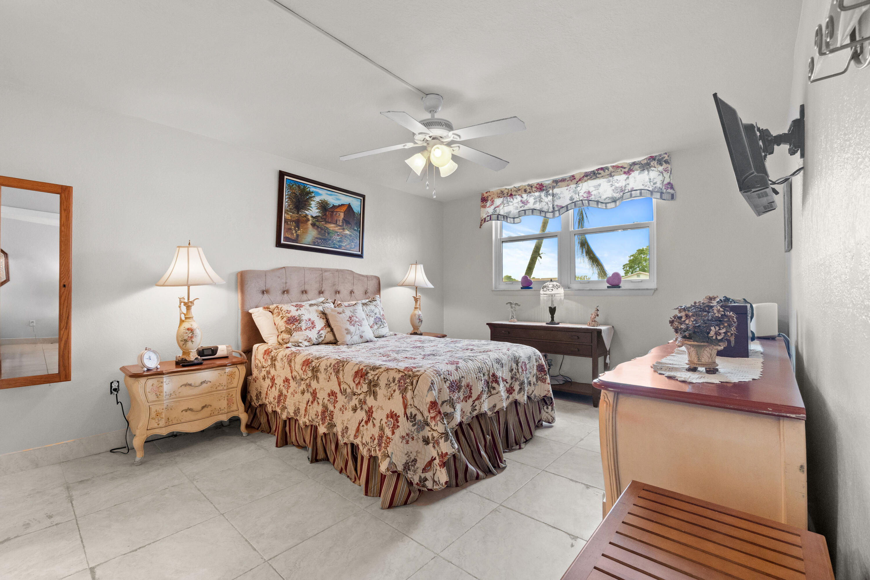 LIME BAY CONDOMINIUM 8 - Residential