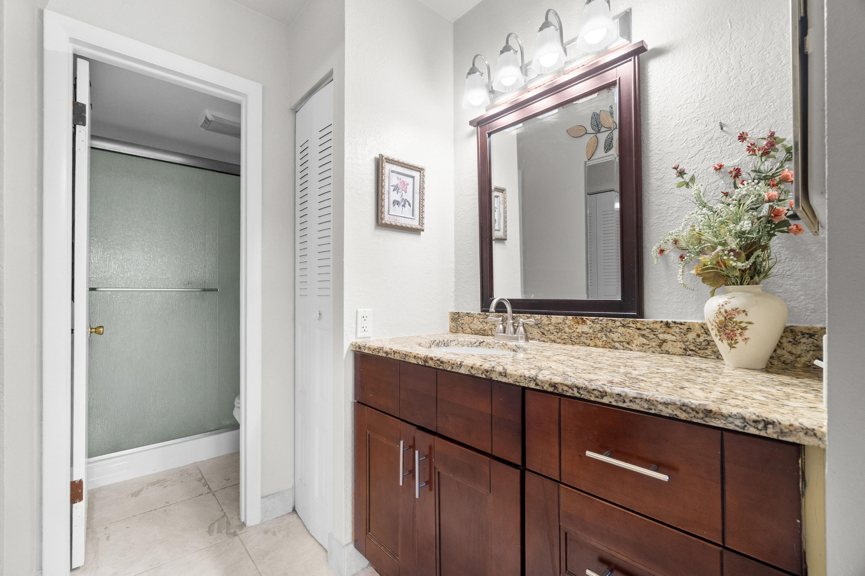 LIME BAY CONDOMINIUM 8 - Residential