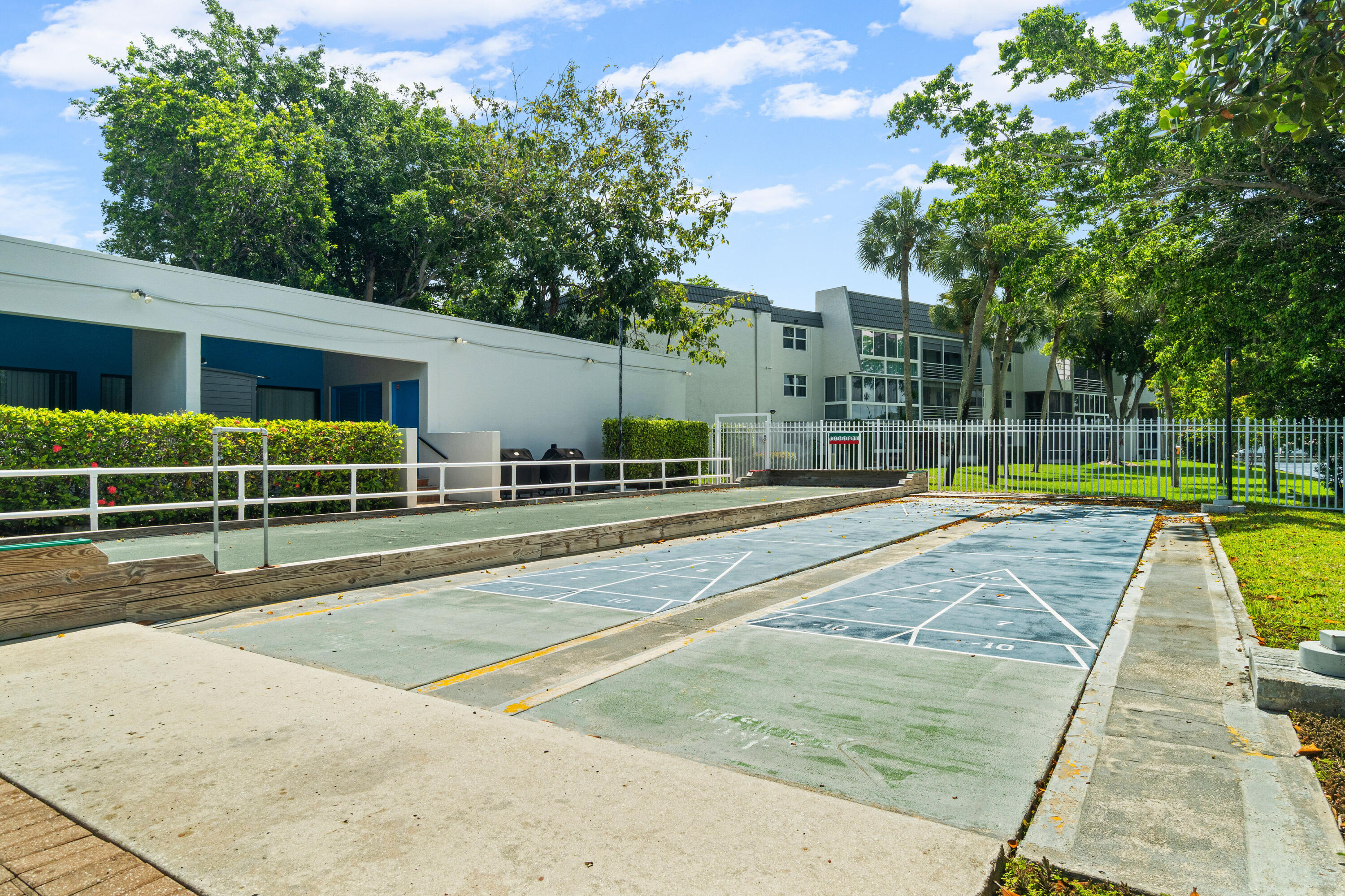 LIME BAY CONDOMINIUM 8 - Residential