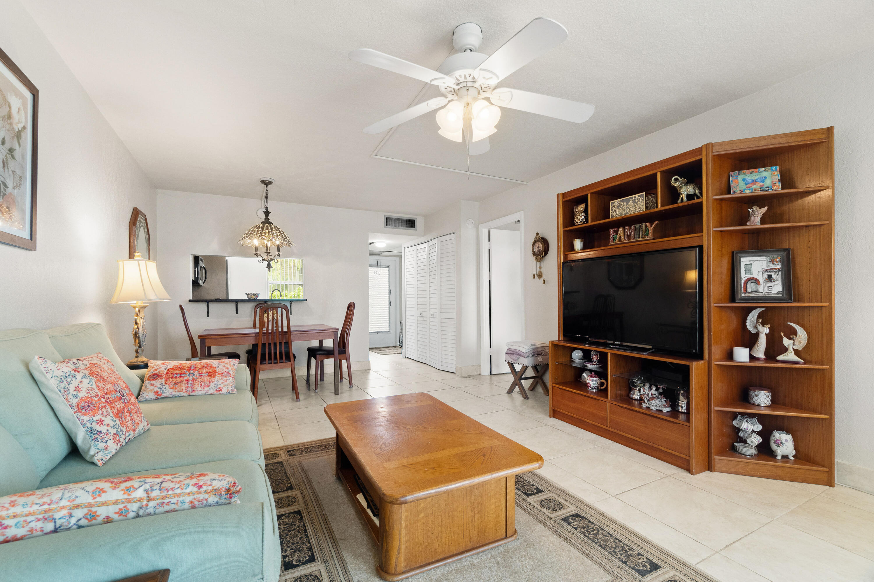 LIME BAY CONDOMINIUM 8 - Residential