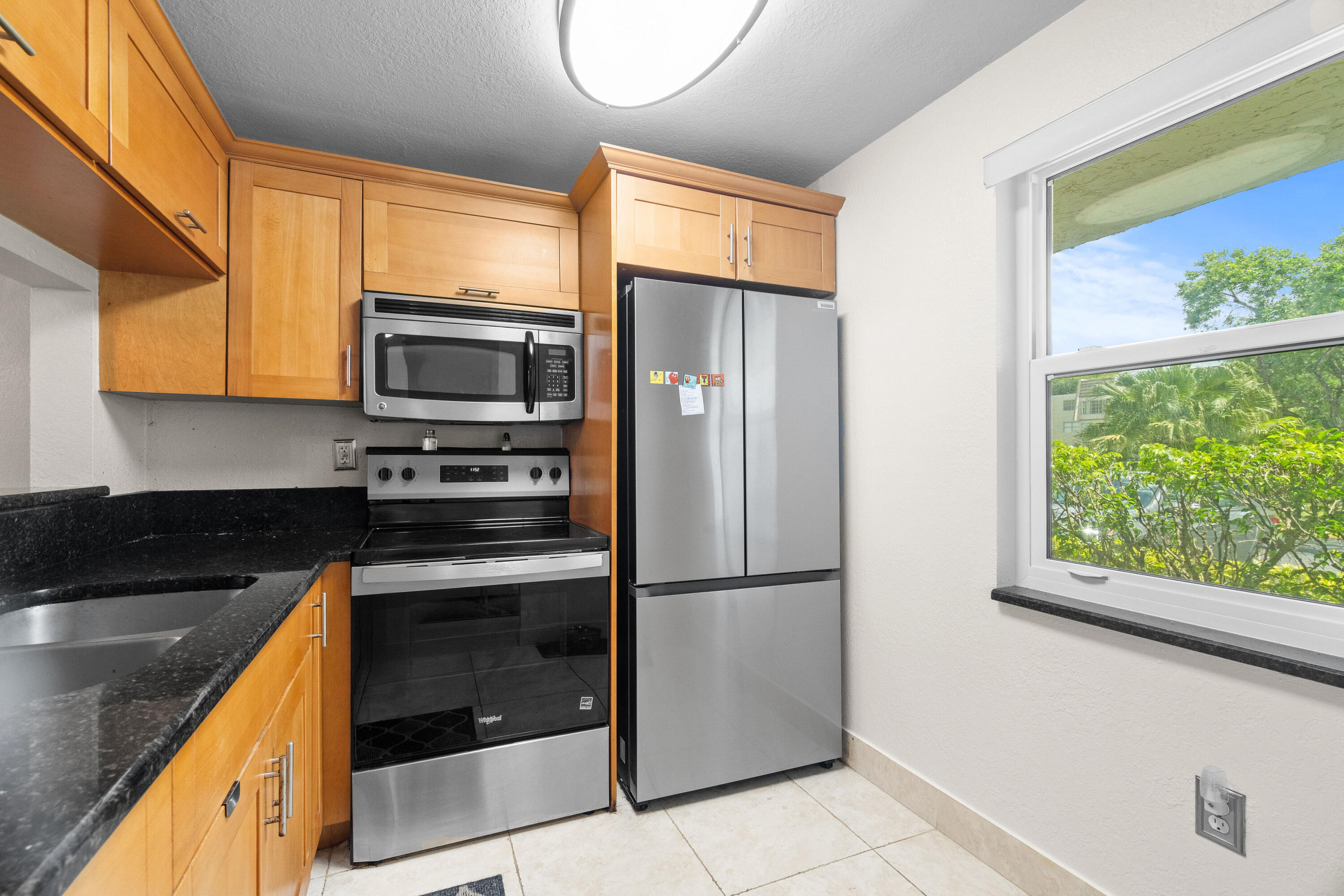 LIME BAY CONDOMINIUM 8 - Residential