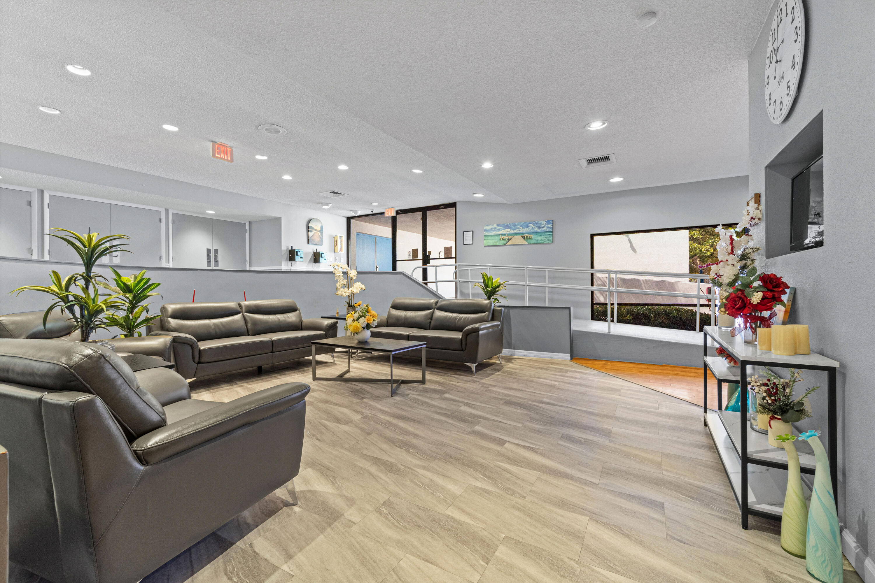 LIME BAY CONDOMINIUM 8 - Residential