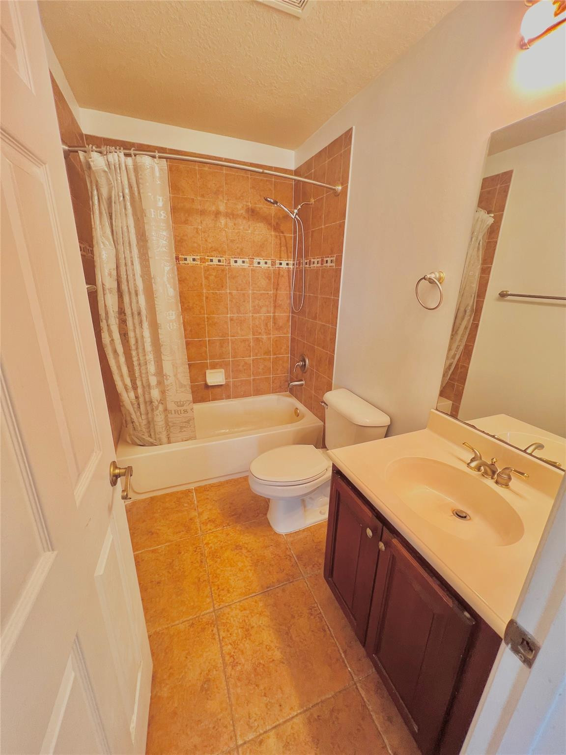 Lyons Indust Park 71-1 B - Residential Lease