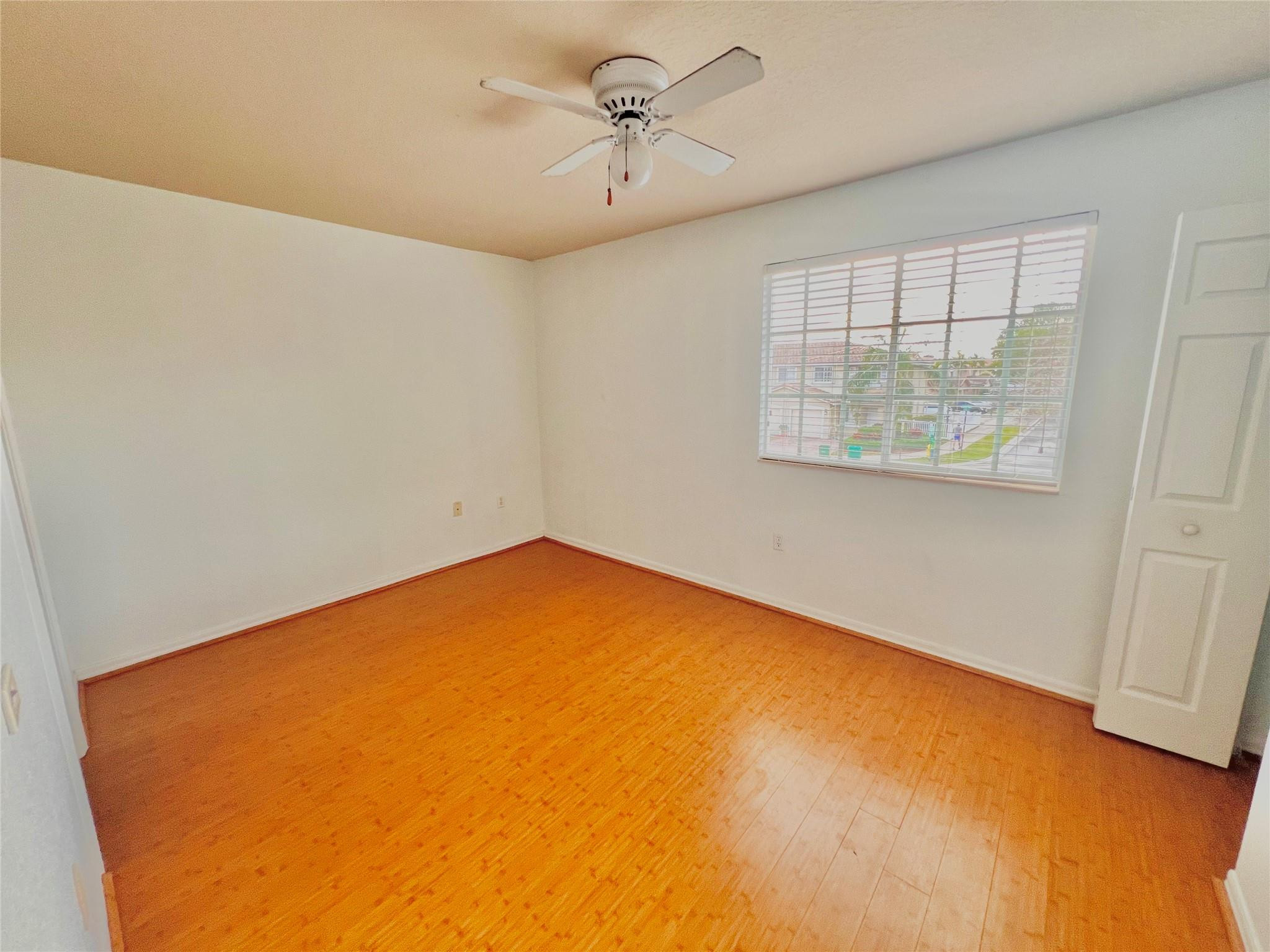 Lyons Indust Park 71-1 B - Residential Lease