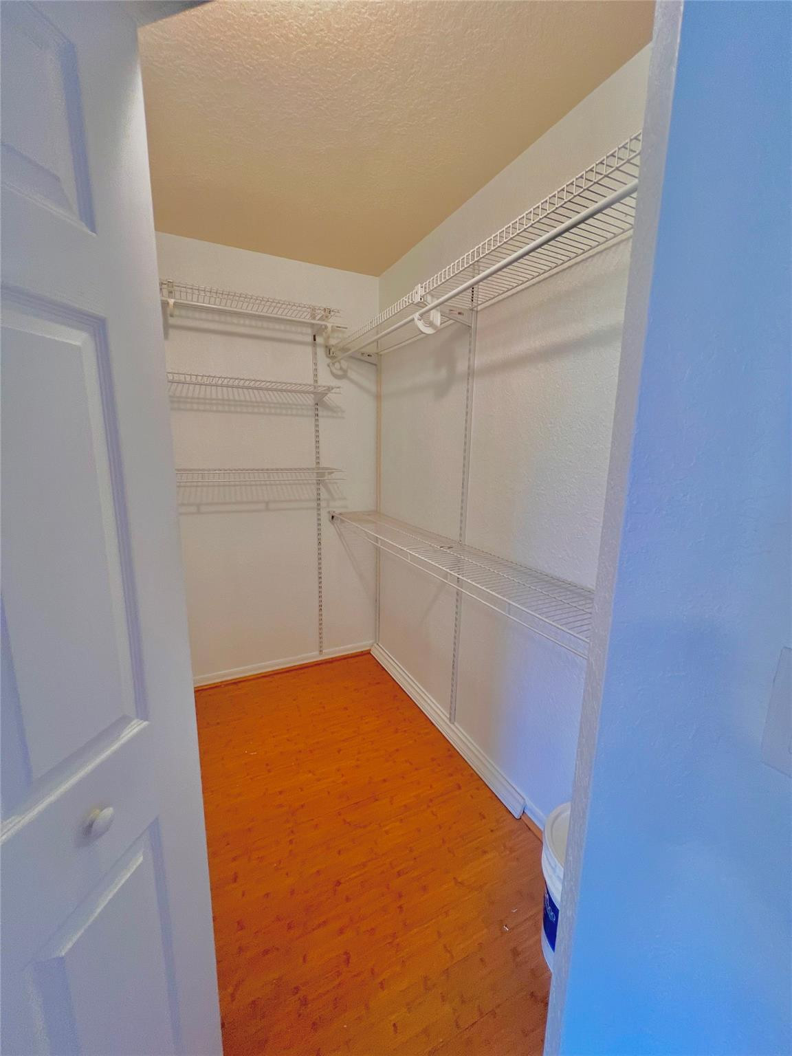 Lyons Indust Park 71-1 B - Residential Lease