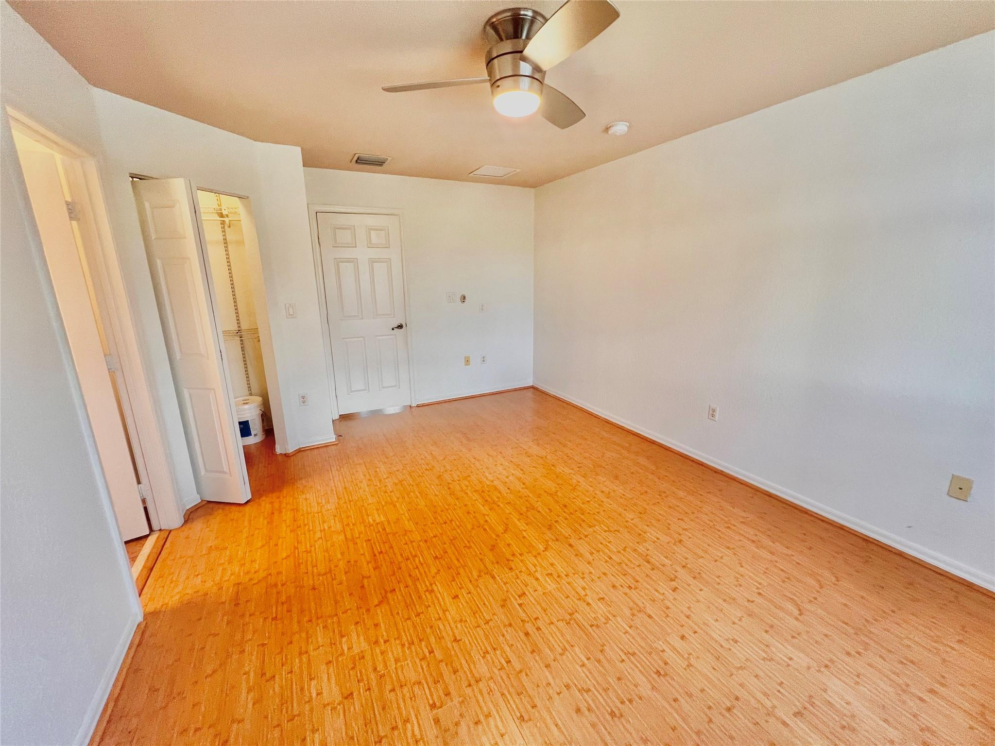 Lyons Indust Park 71-1 B - Residential Lease