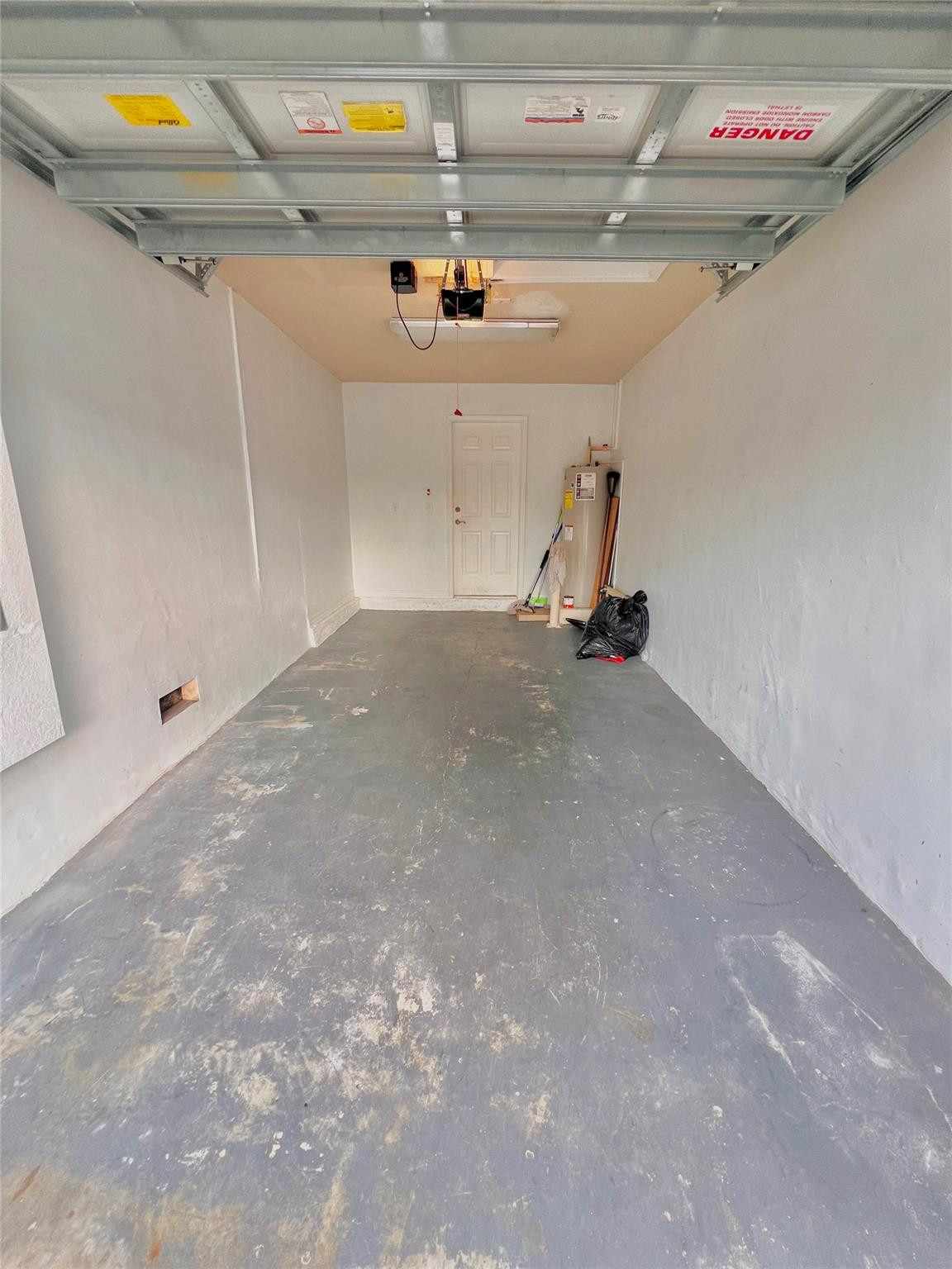 Lyons Indust Park 71-1 B - Residential Lease