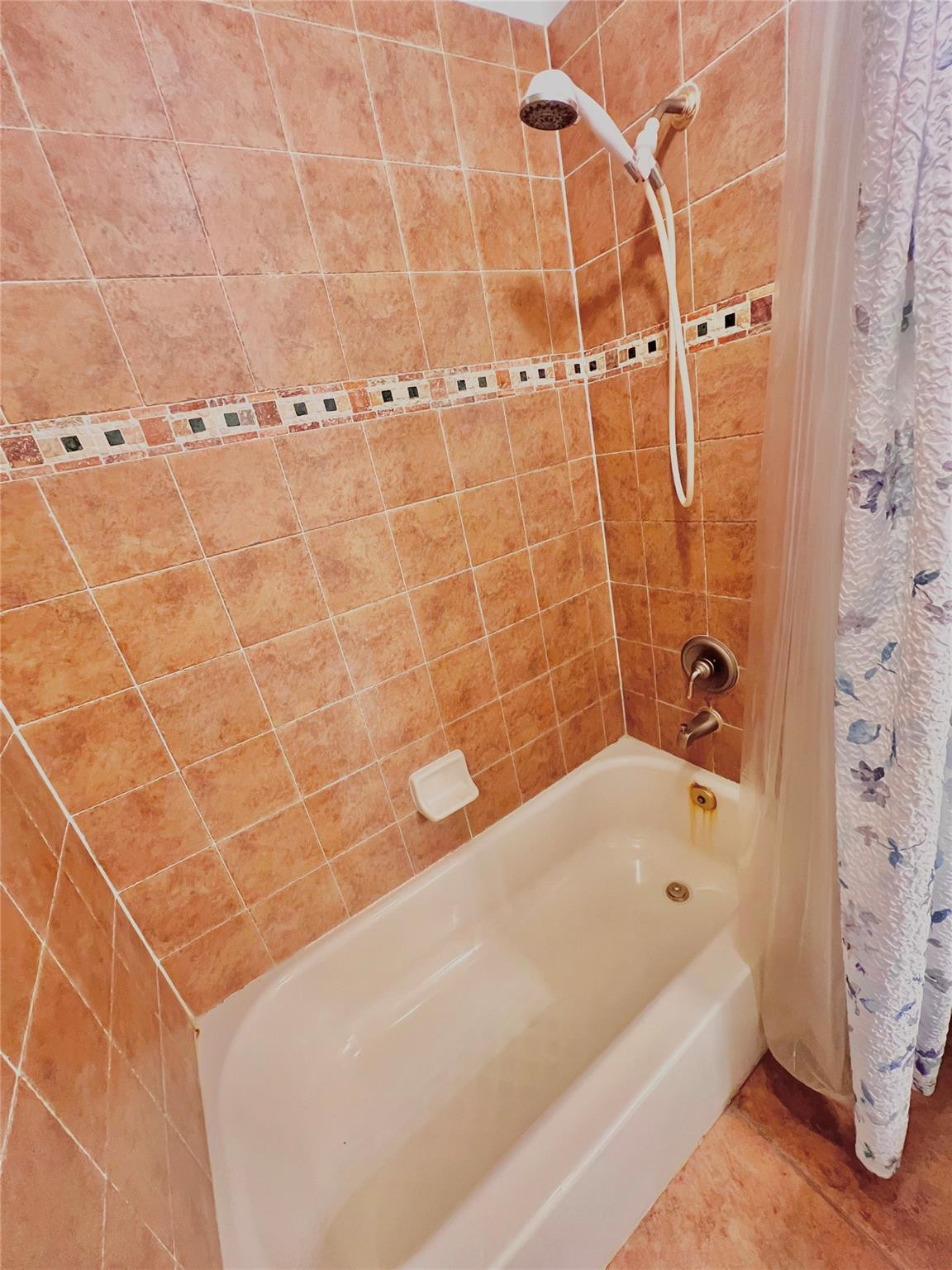 Lyons Indust Park 71-1 B - Residential Lease