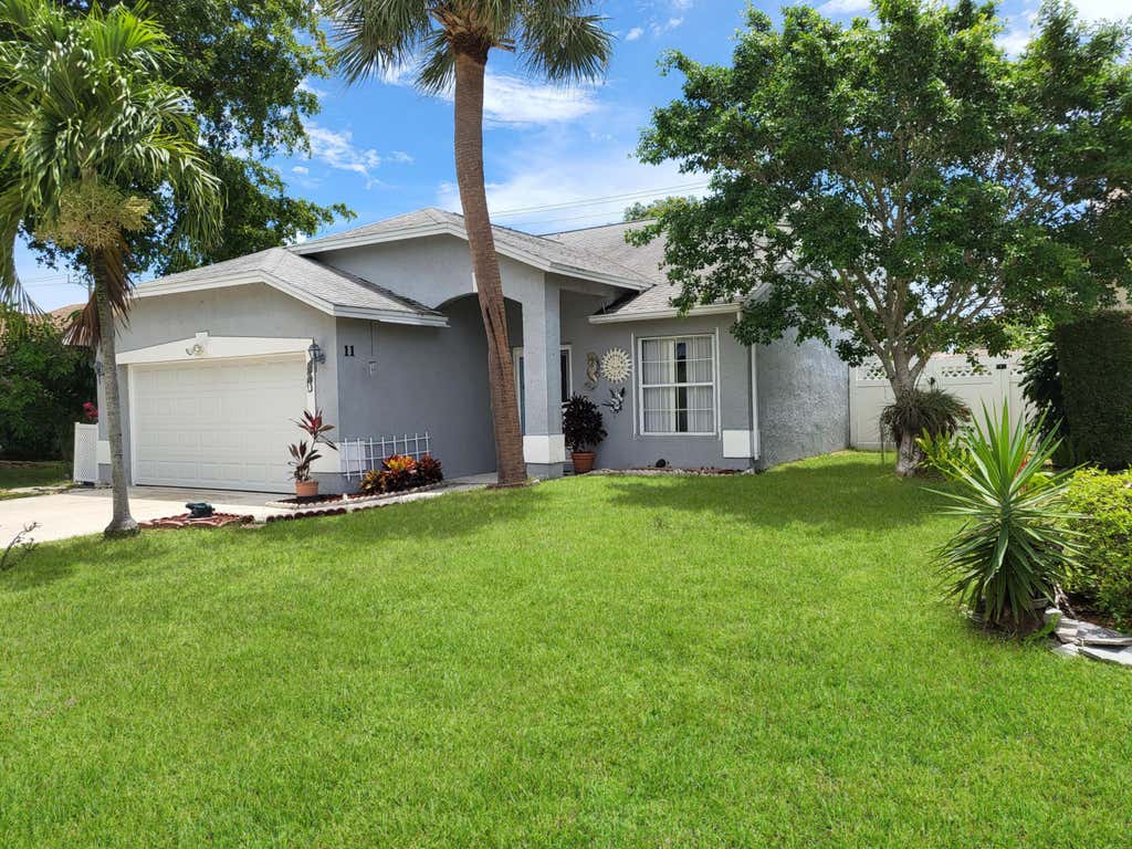 Photo of 11 Seaford Place, Boynton Beach, FL 33426 (MLS # R10998875)
