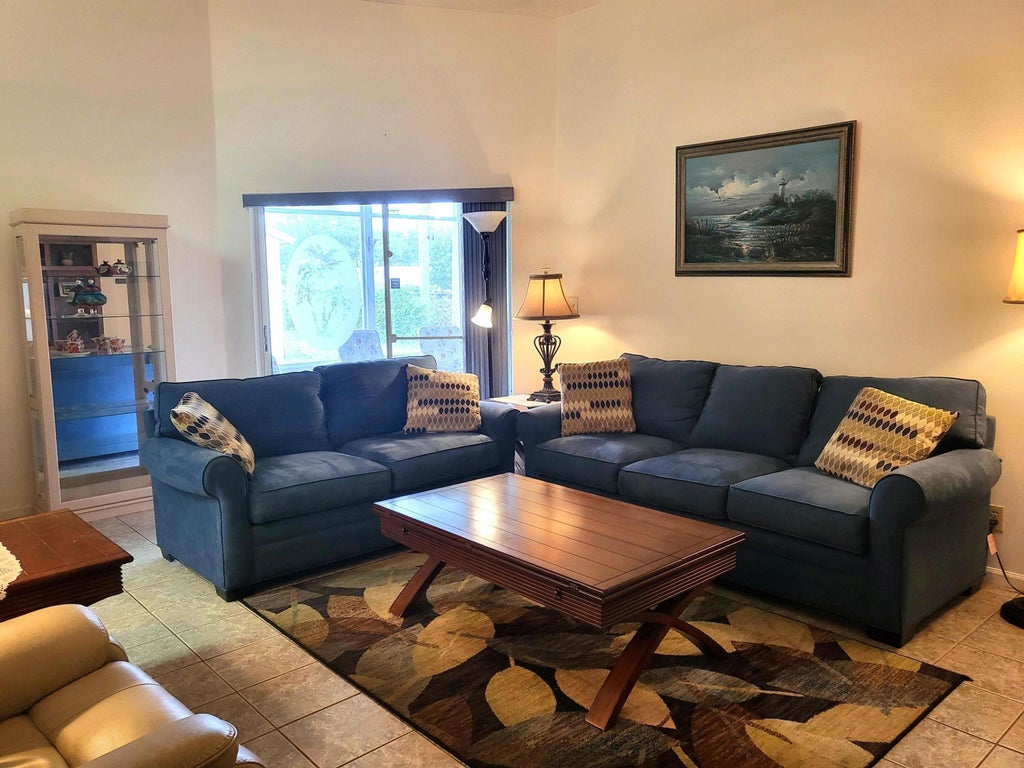Photo of 11 Seaford Place, Boynton Beach, FL 33426 (MLS # R10998875)