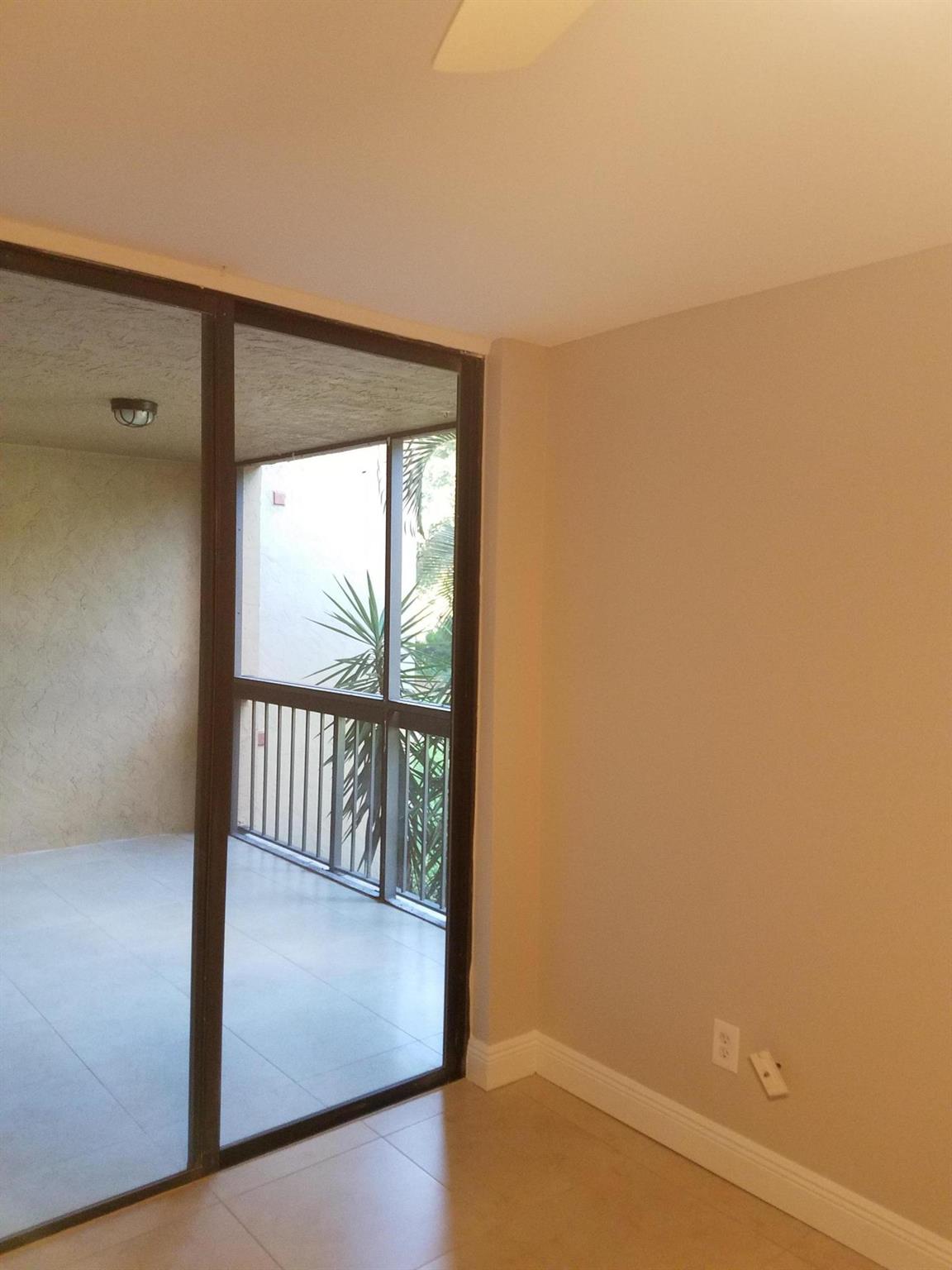 820 Lavers Circle G206