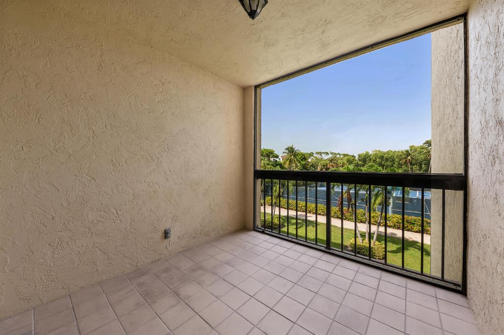 LAVERS RESORT & RACQUET CLUB - Residential