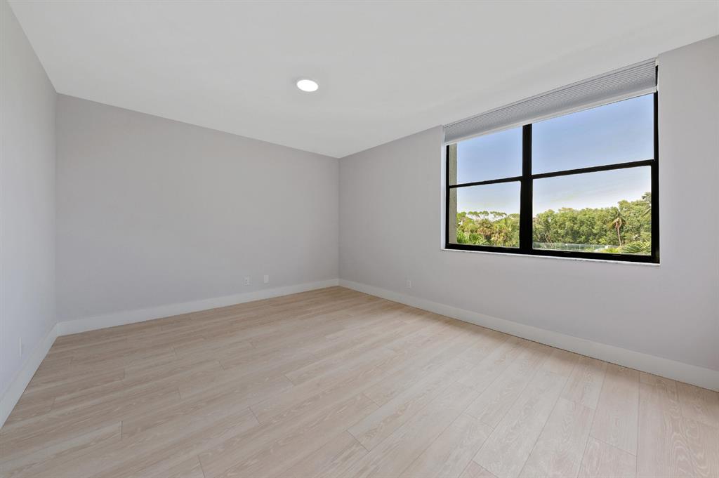 LAVERS RESORT & RACQUET CLUB - Residential