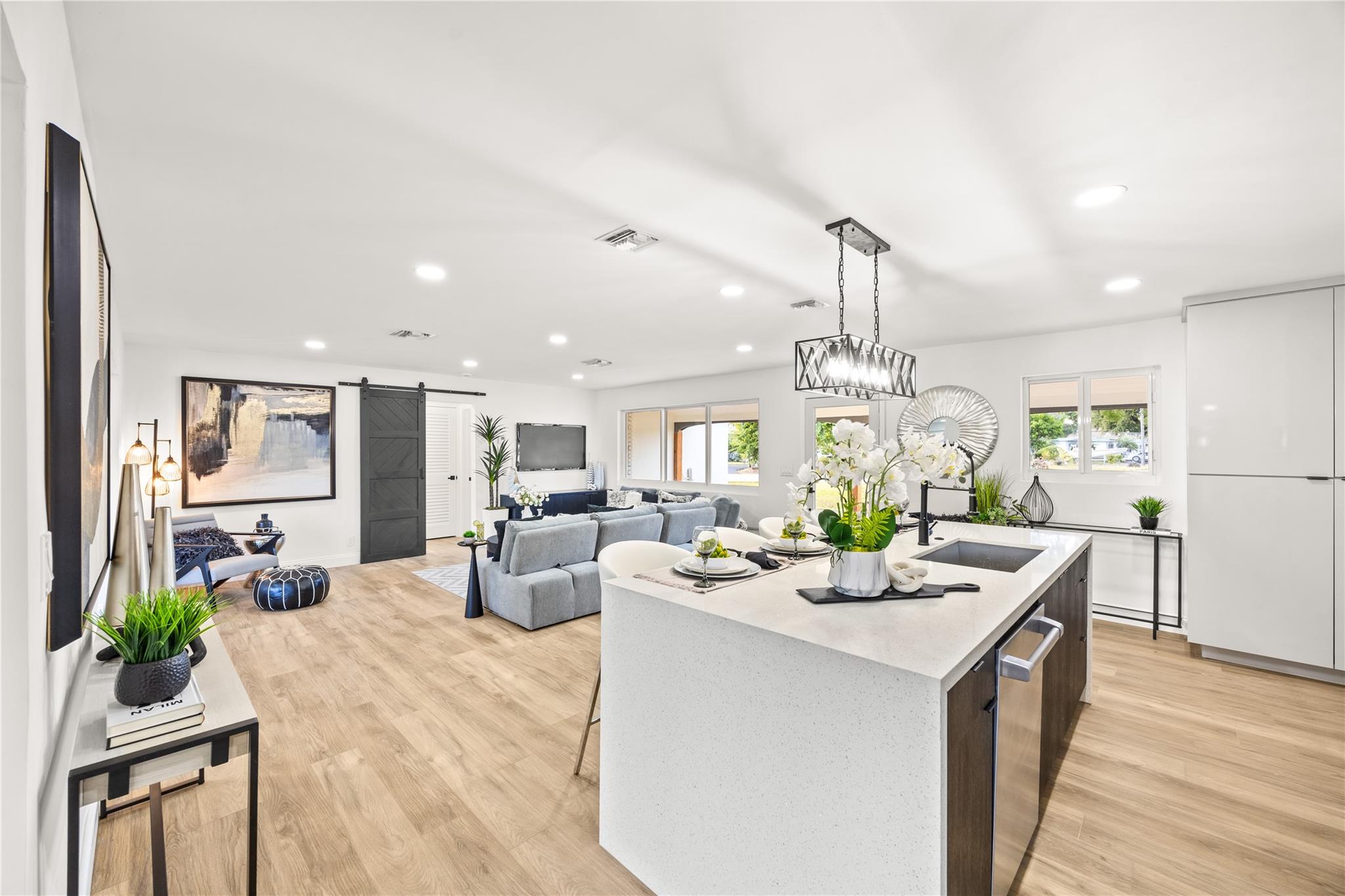 3400 NE 17th Way, Oakland Park, FL, 33334/$699,900 1 3400 NE 17th Way