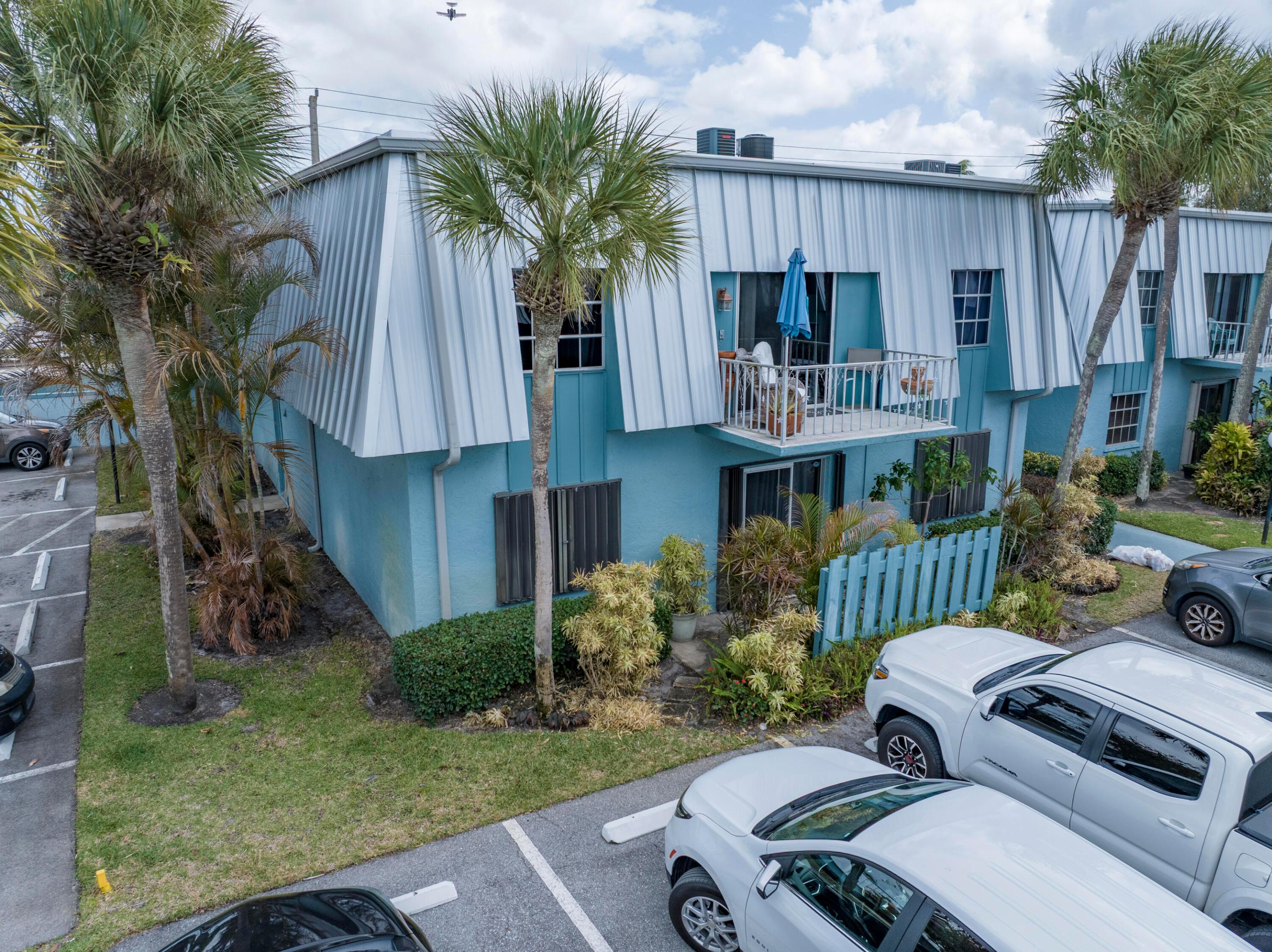 POPPLETON CREEK CONDO - Residential