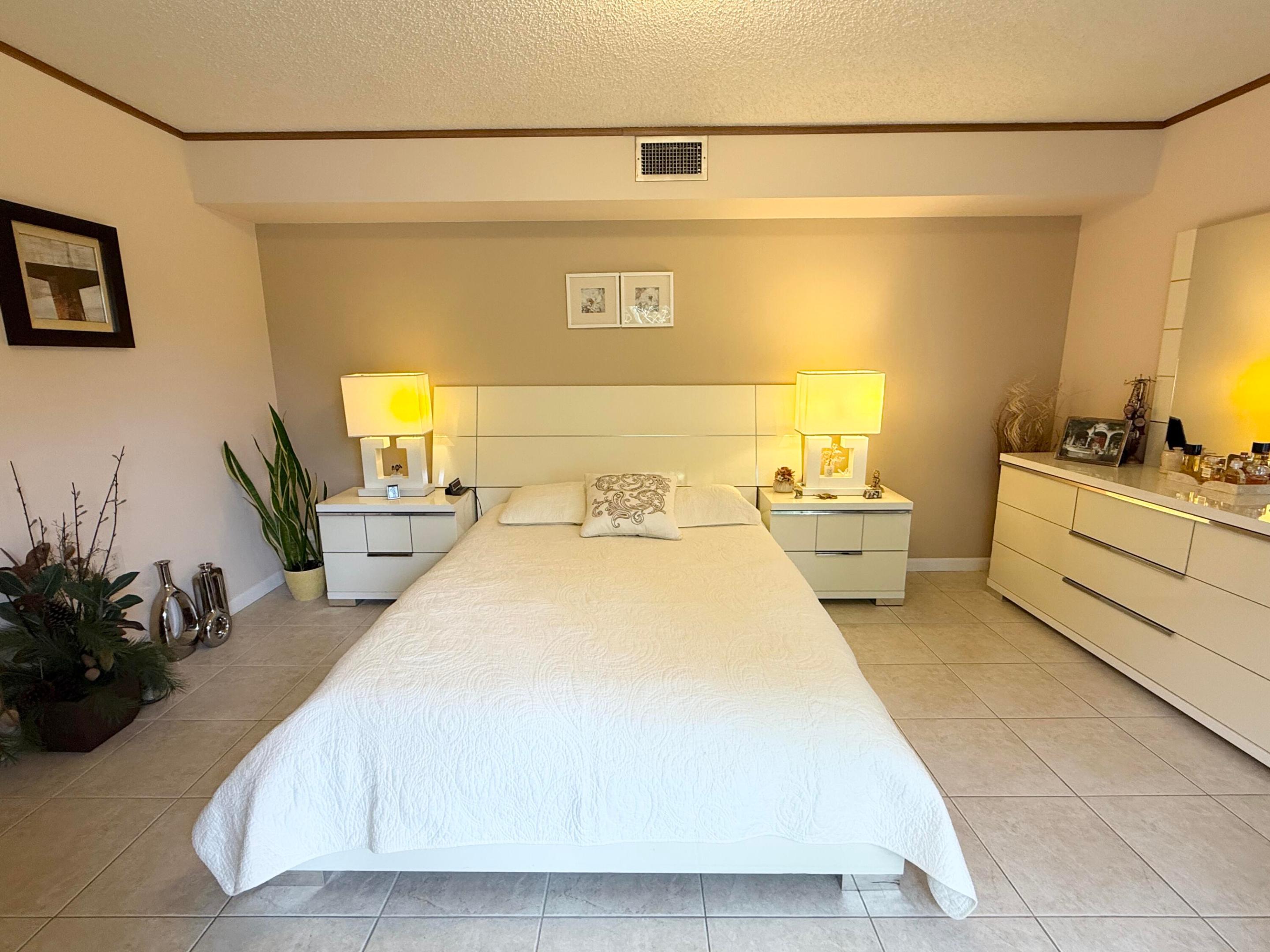 Sherwood Lakes - Residential