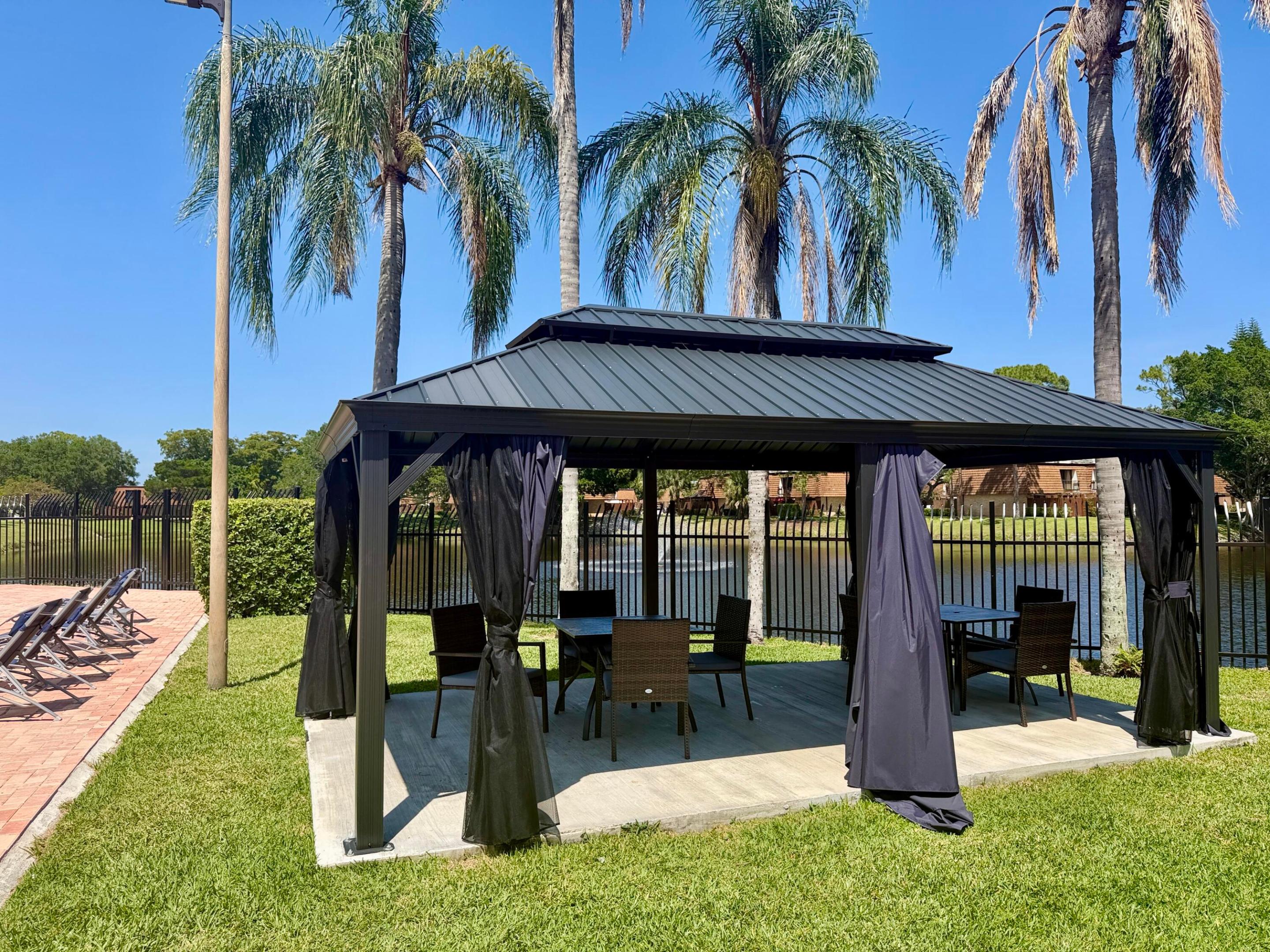 Sherwood Lakes - Residential