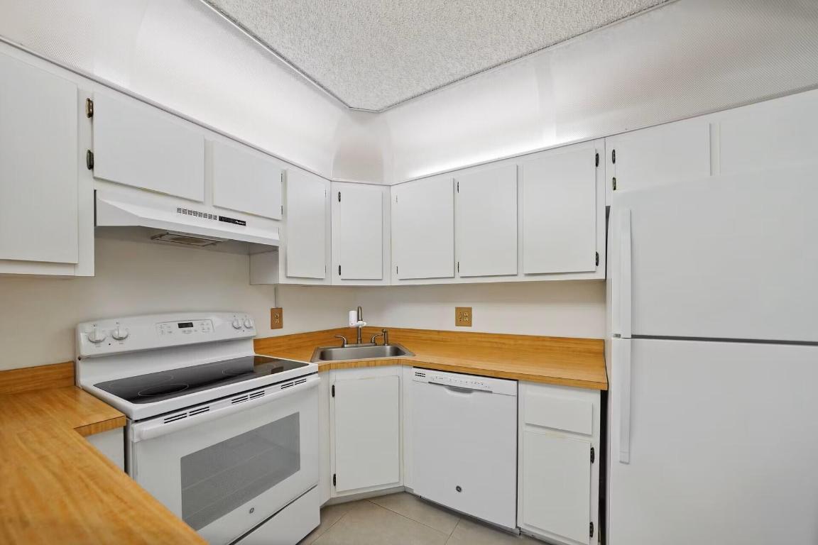 PINE RIDGE NORTH VILLAGE IV CONDO - Residential