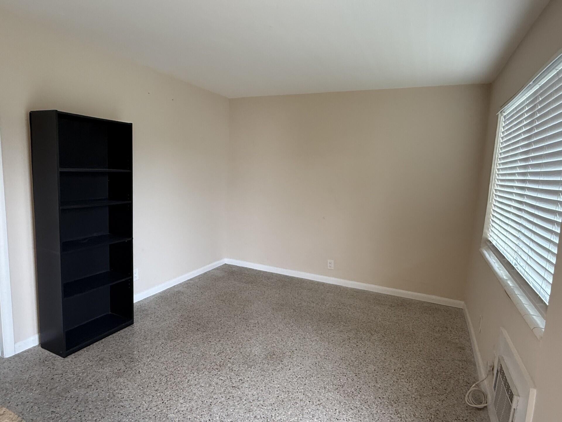 LAKE WORTH TOWN OF - Residential Lease