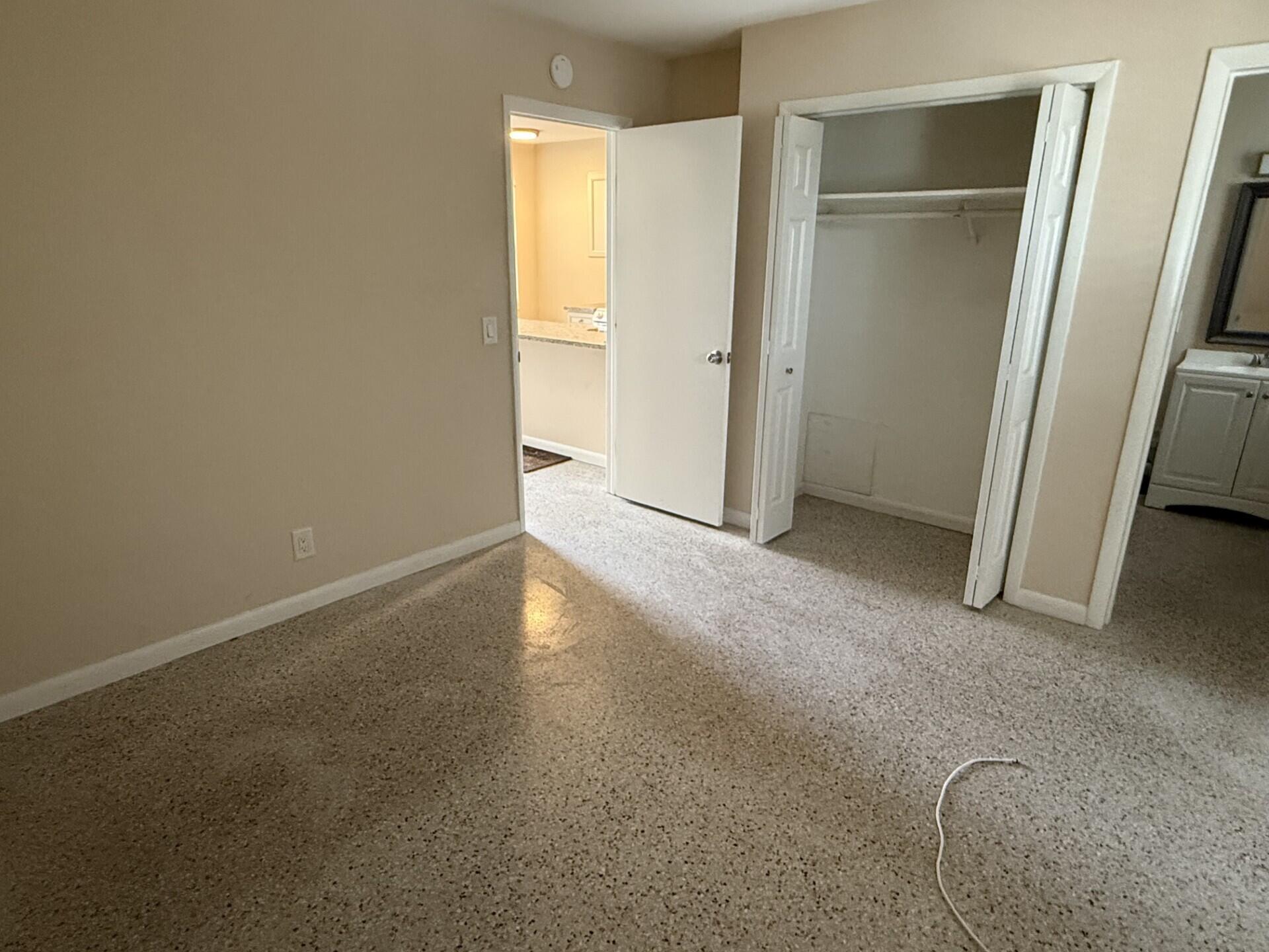 LAKE WORTH TOWN OF - Residential Lease