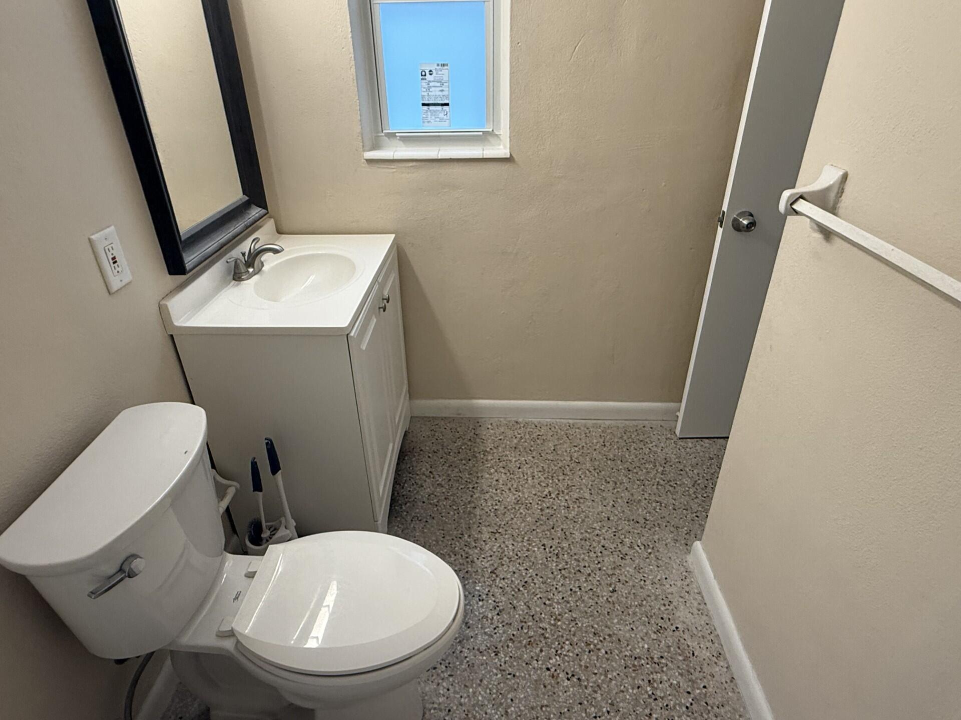 LAKE WORTH TOWN OF - Residential Lease