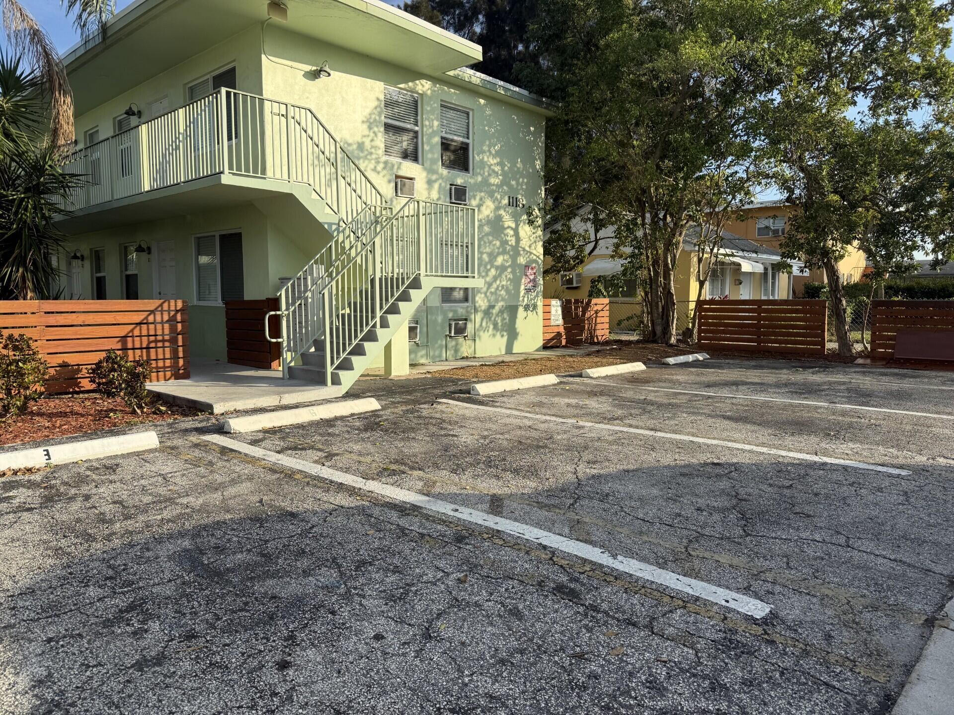 LAKE WORTH TOWN OF - Residential Lease