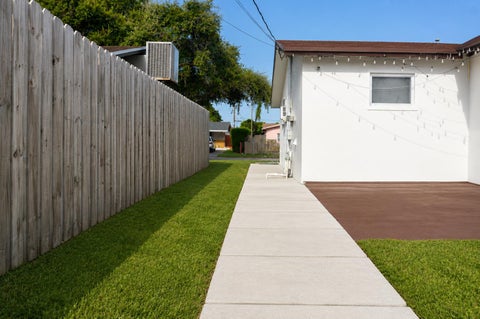 Tiny photo for 2220 N 47th Avenue, Hollywood, FL 33021 (MLS # B26046839)