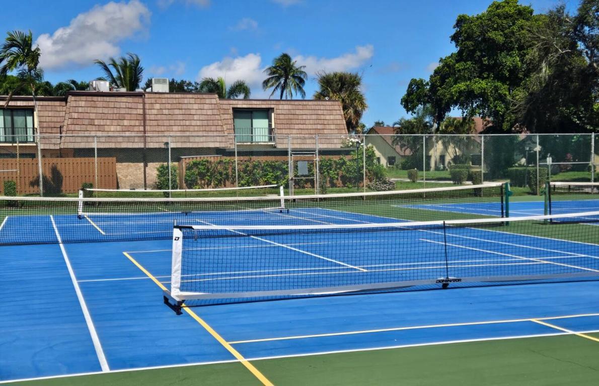 SPRINGDALE HOMES - Residential