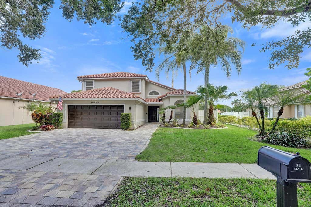 Photo of 10729 EDINBURGH Street, Cooper City, FL 33026 (MLS # B26060385)