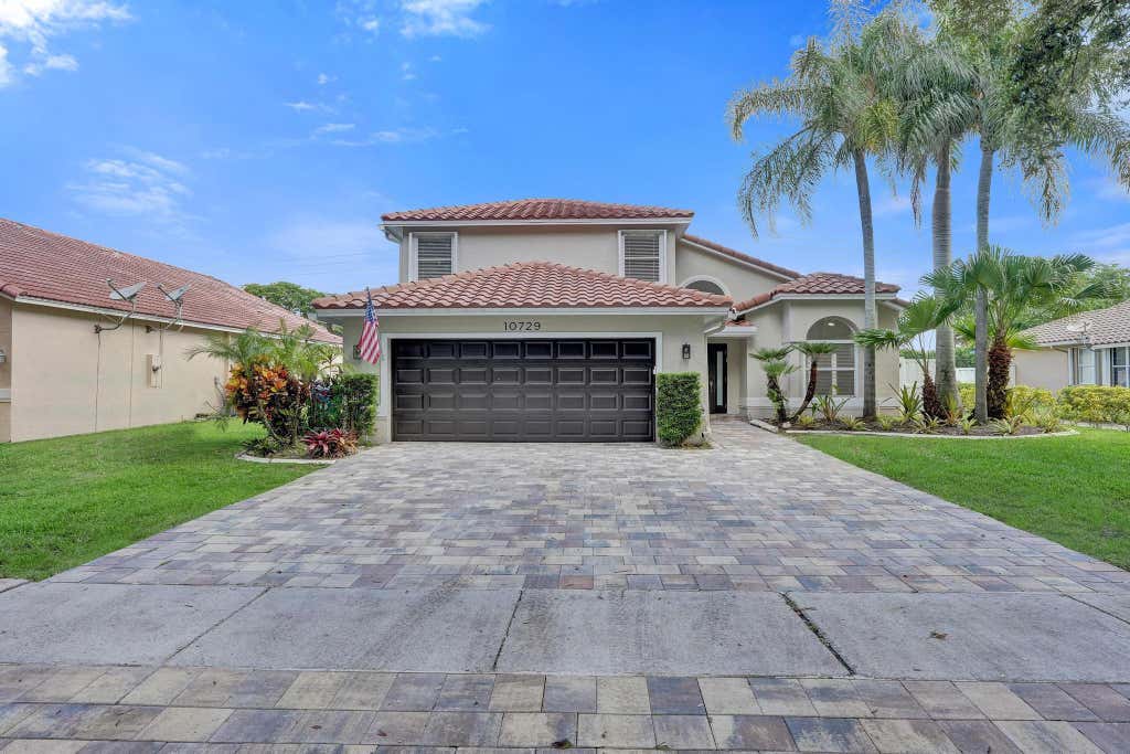 Photo of 10729 EDINBURGH Street, Cooper City, FL 33026 (MLS # B26060385)
