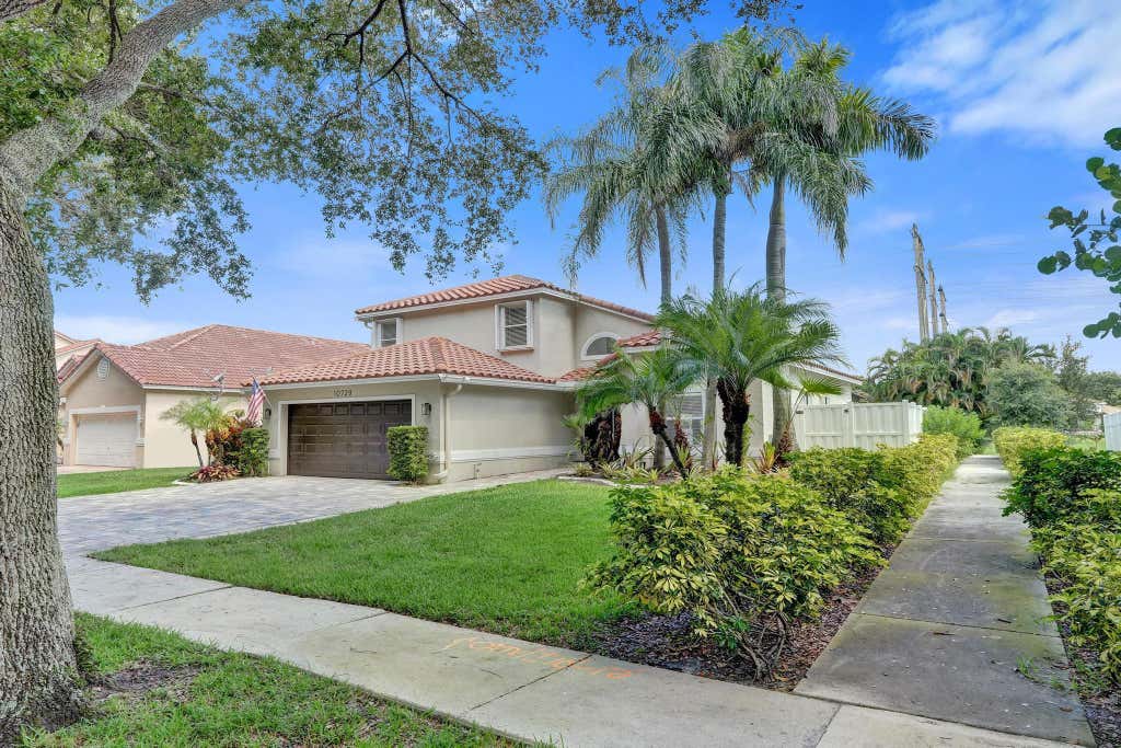 Photo of 10729 EDINBURGH Street, Cooper City, FL 33026 (MLS # B26060385)
