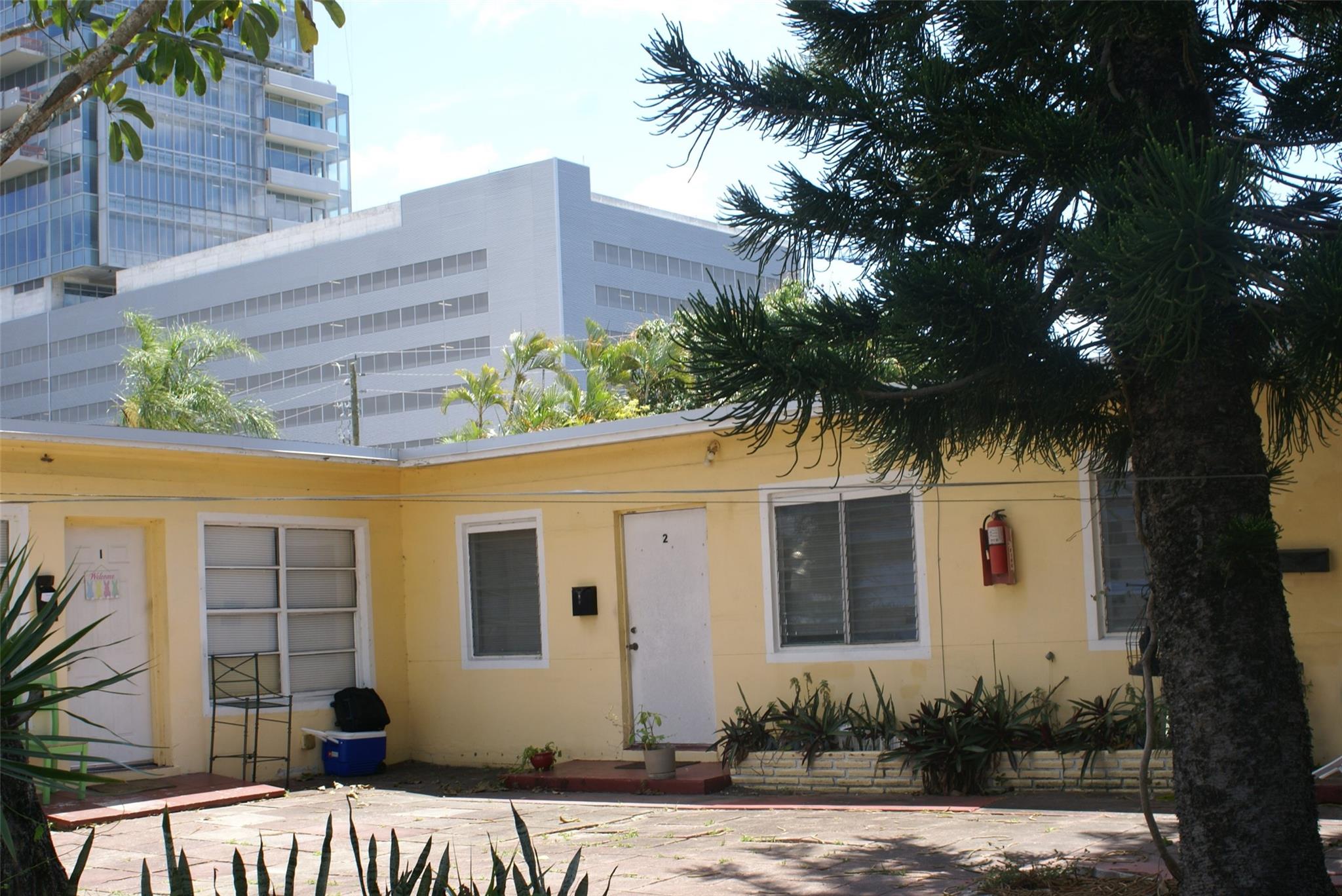 Hallandale Park 5-20 B - Residential Income