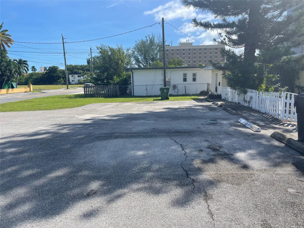 Hallandale Park 5-20 B - Residential Income