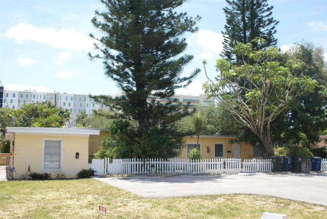 Hallandale Park 5-20 B - Residential Income