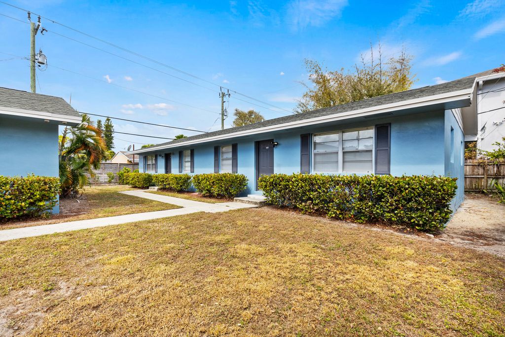 Photo of 349 Wickline Boulevard #353, Lantana, FL 33462 (MLS # R11168128)