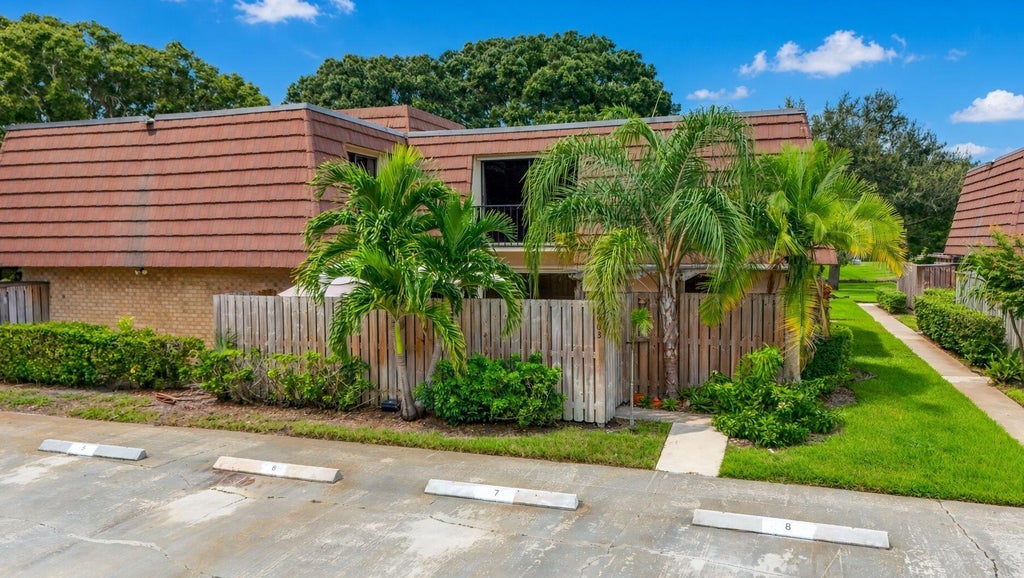 Photo of 2003 20TH Lane, Palm Beach Gardens, FL 33418 (MLS # B26083271)