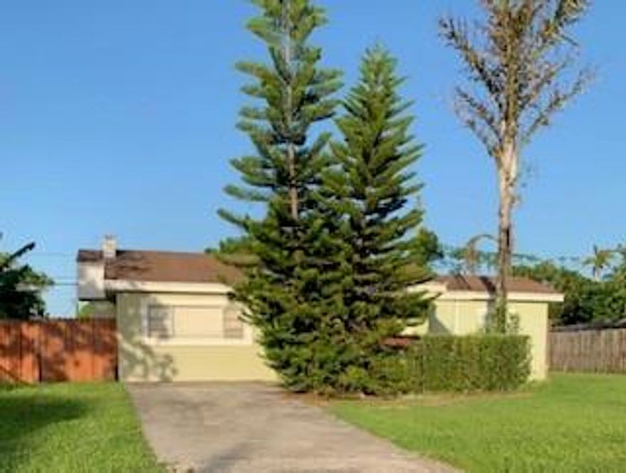 Bring your pickiest renter!! Upgraded beautiful 3 bedroom/1Bath home on large lot.  No association.  Close to the Turnpike, US 1 and within walking distance to Elementary School.