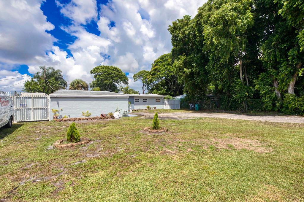 104 Beach Avenue, Port St Lucie, FL, 34952/$380,000 1 104 Beach Avenue