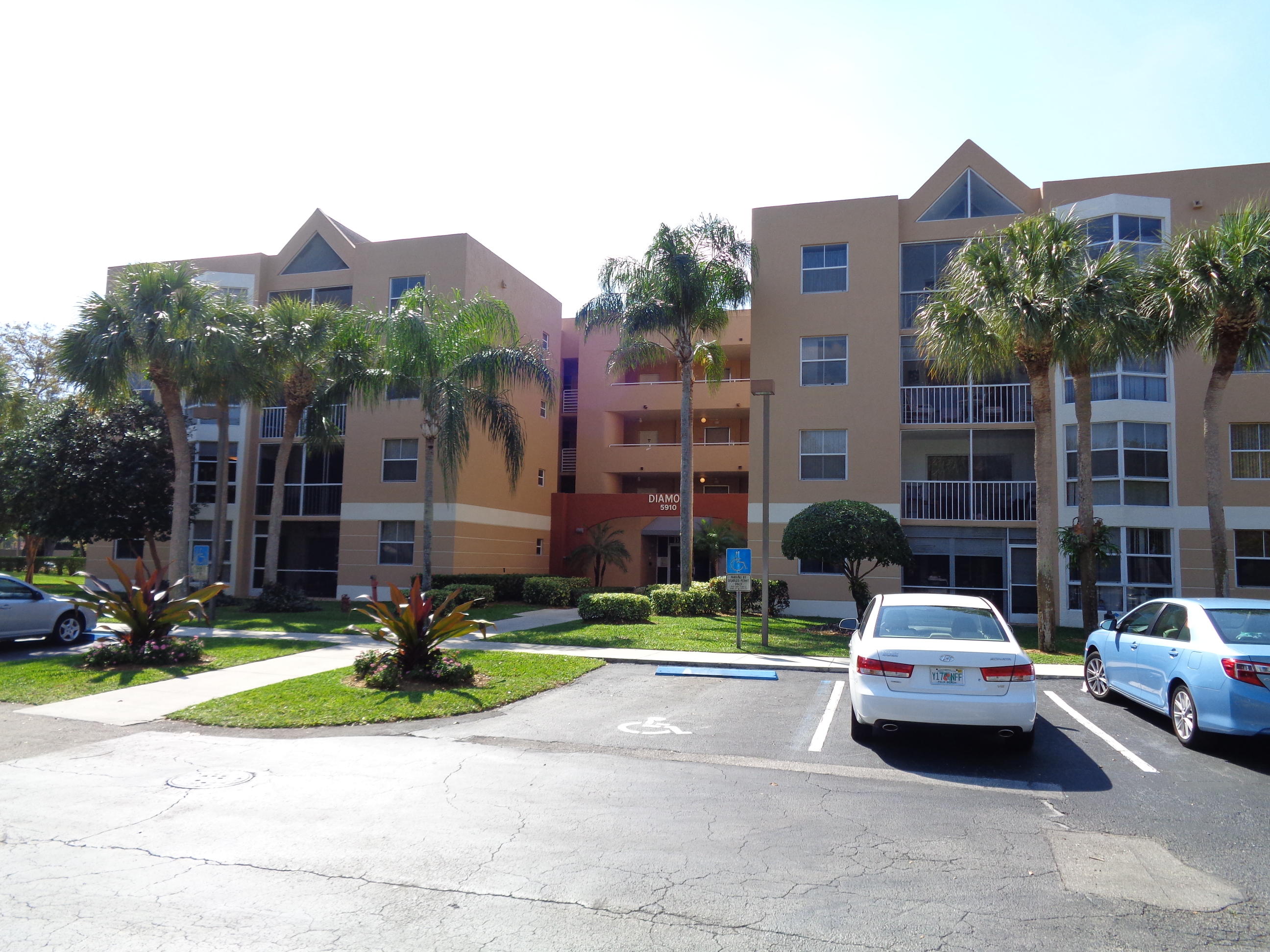 Beautiful 2/2 updated 2nd floor condo in great location. Rent includes water & cable (one HD box included). Updated kitchen with stainless steel appliances and granite countertops. Washer & dryer in unit. Upgraded bathrooms. Minutes to the beach and upscale shopping centers. All measures are aprox