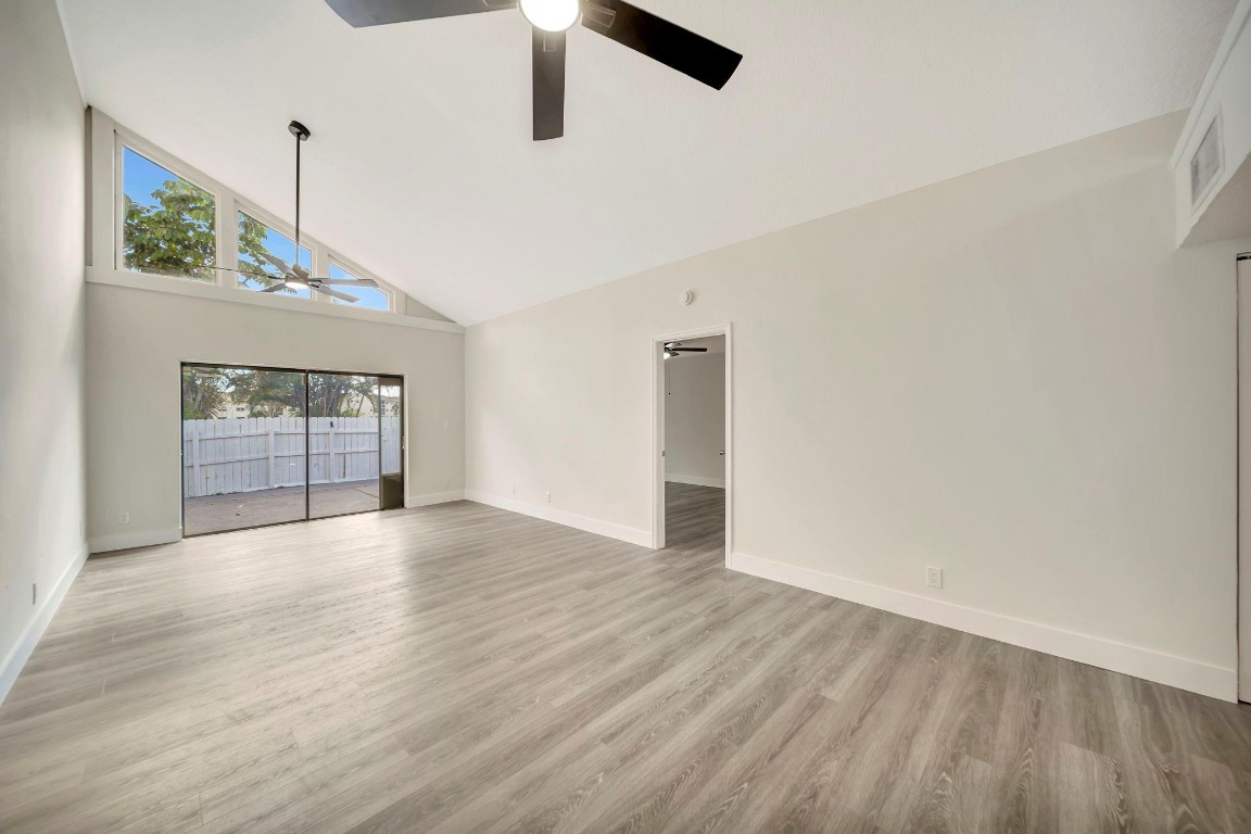 WATERSIDE VILLAS - Residential