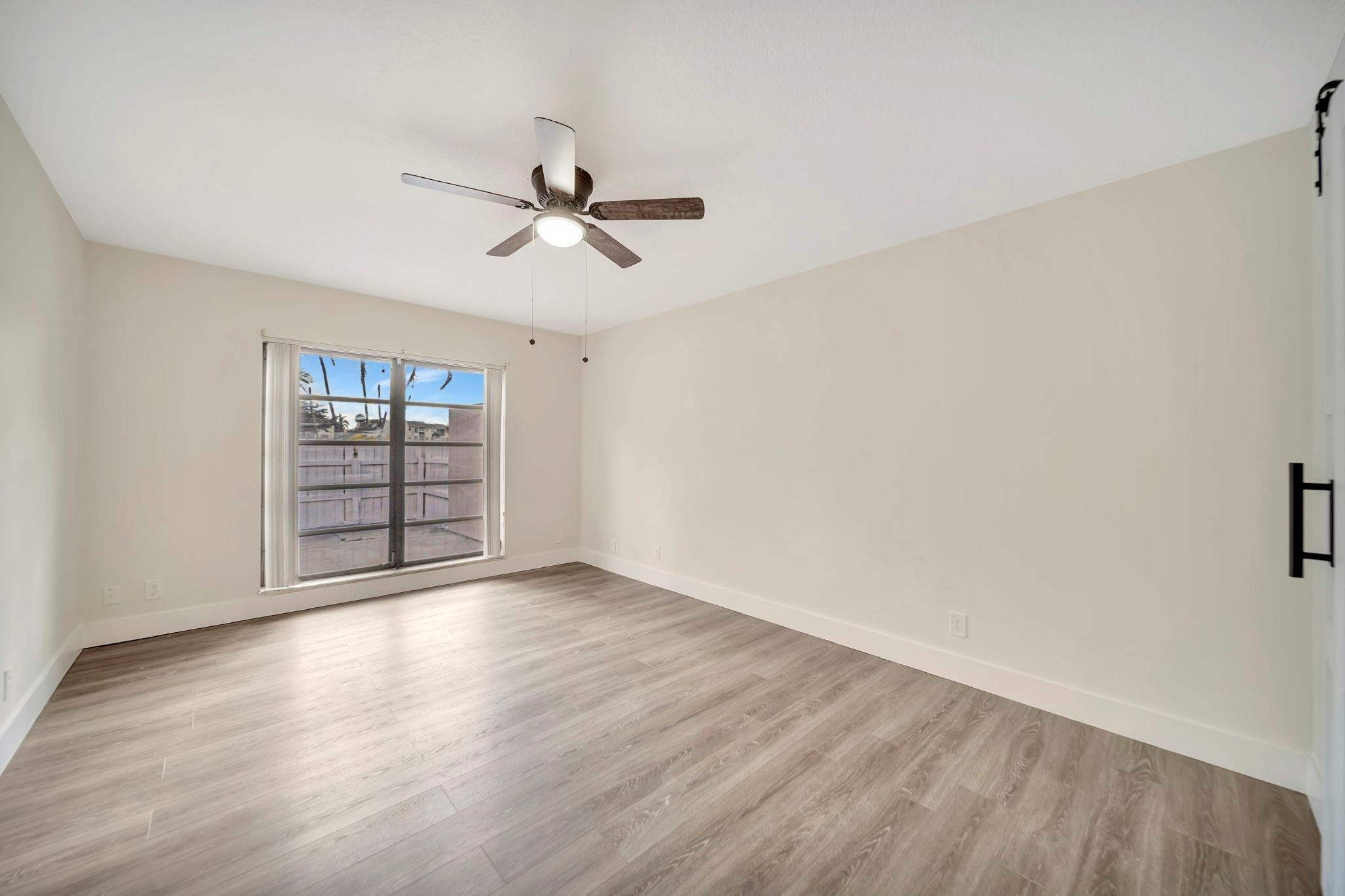 WATERSIDE VILLAS - Residential