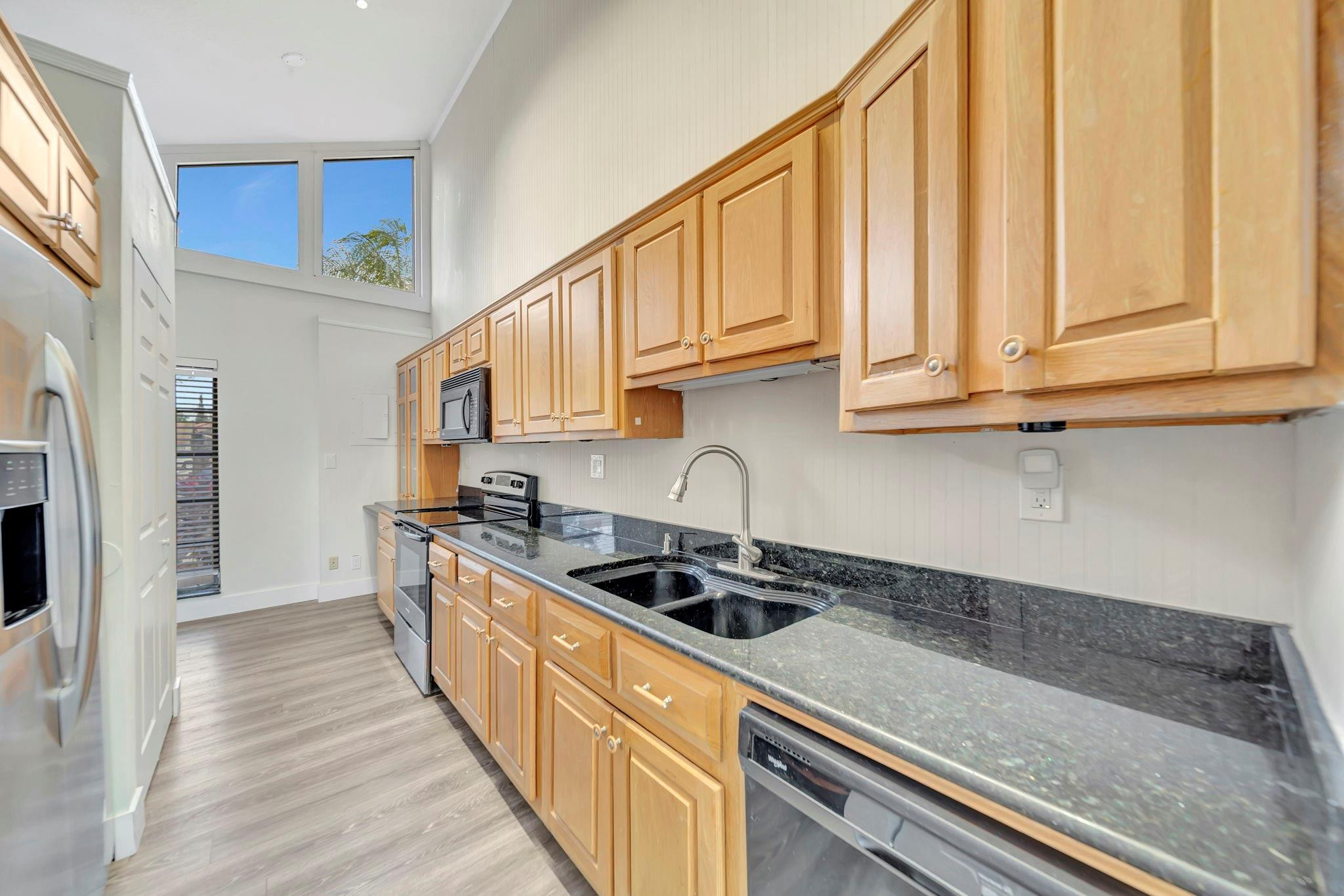 WATERSIDE VILLAS - Residential